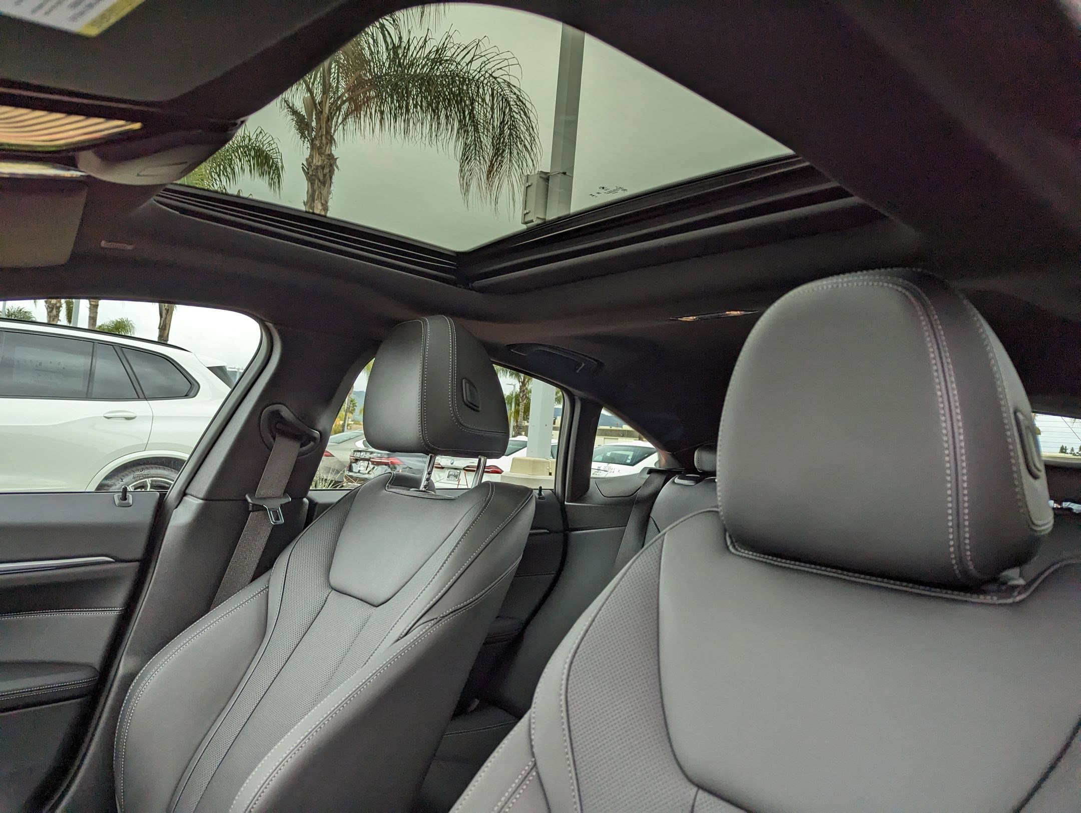 Vehicle photo 27