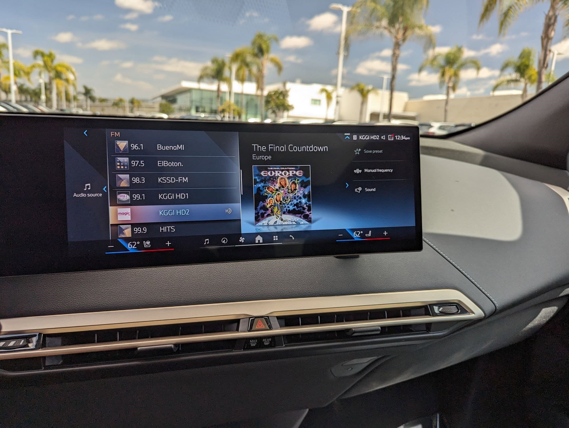 Vehicle photo 22