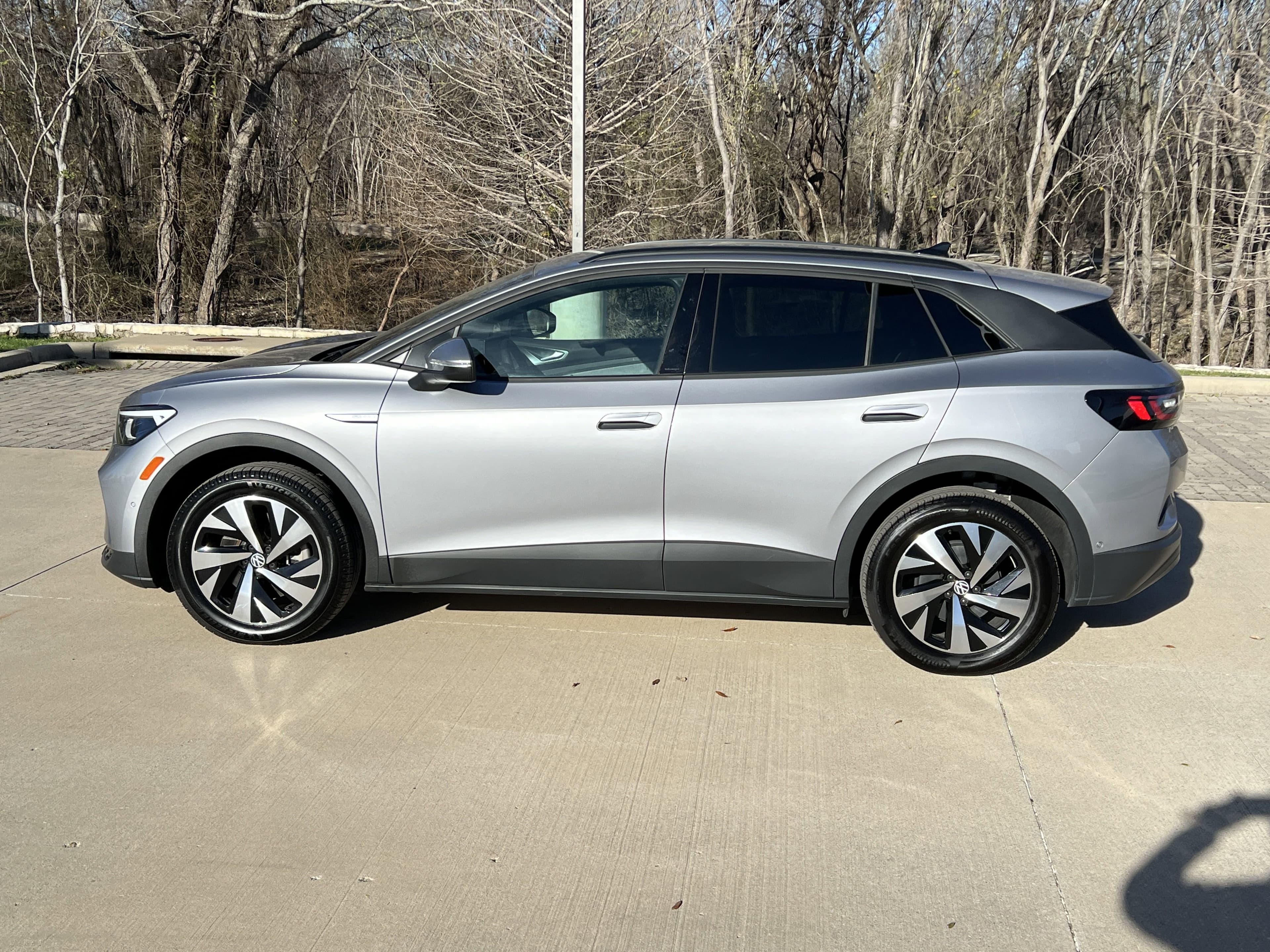 Vehicle photo 5