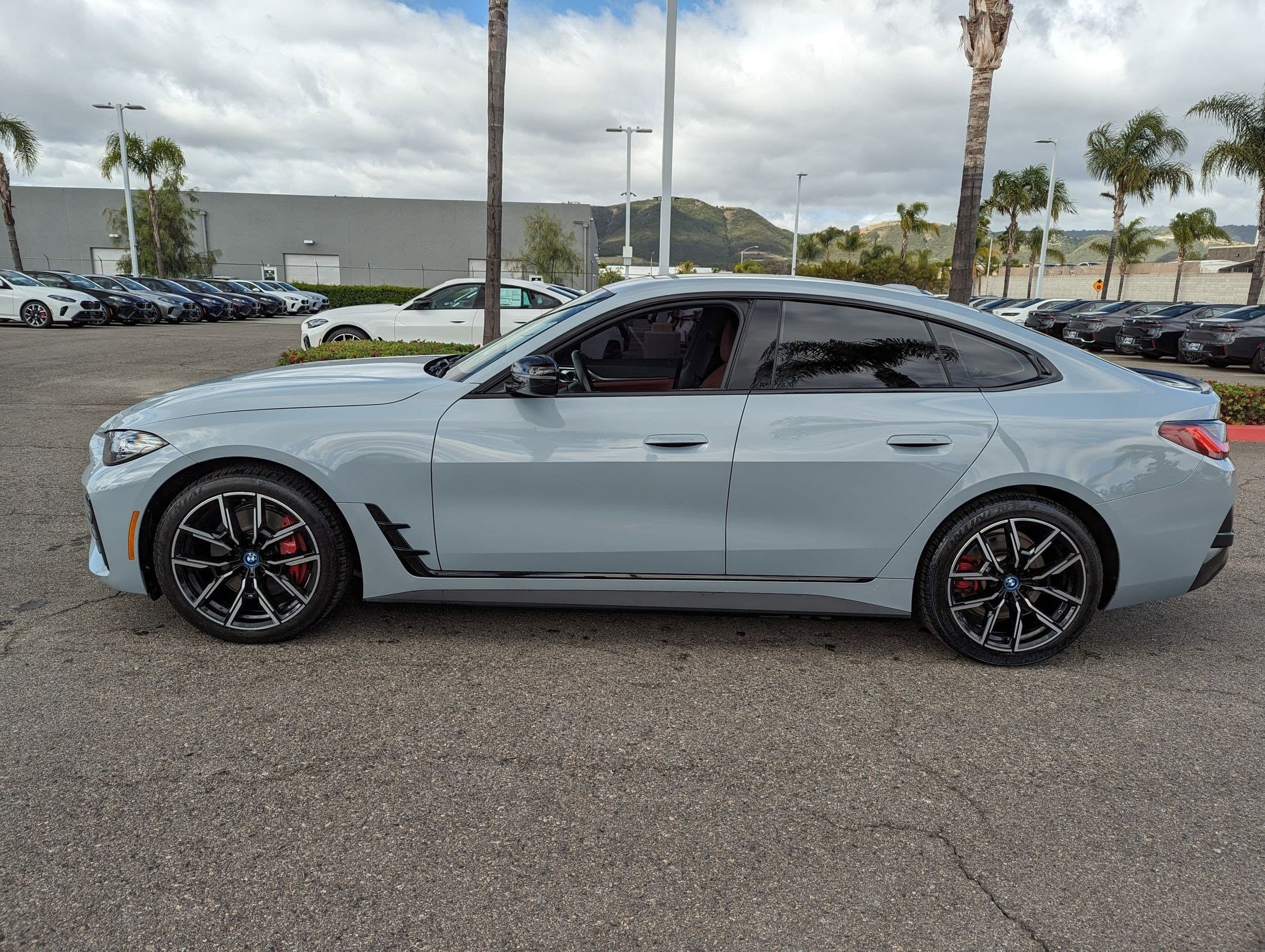 Vehicle photo 5