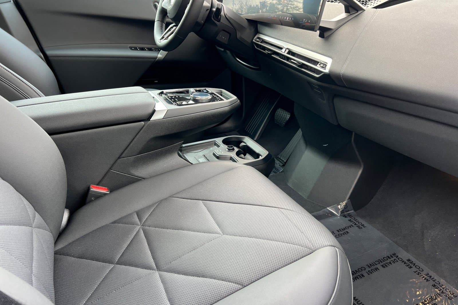 Vehicle photo 18