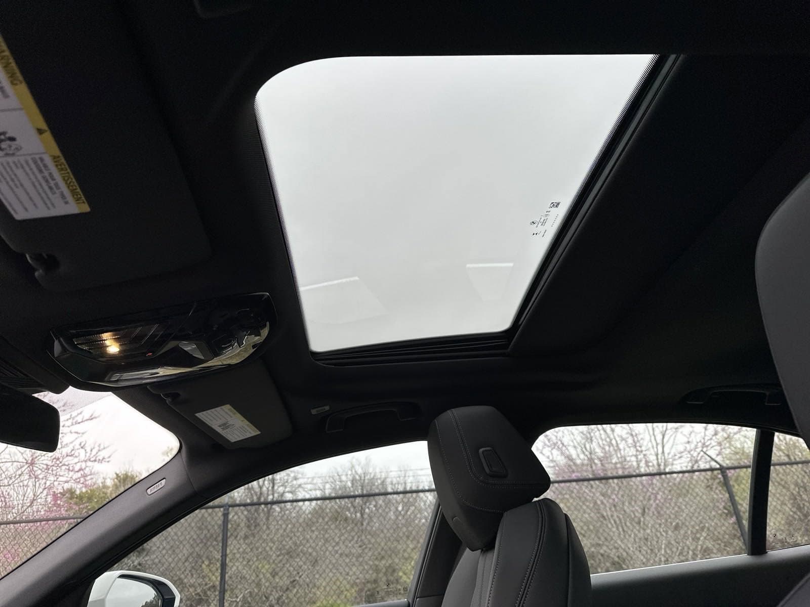 Vehicle photo 29
