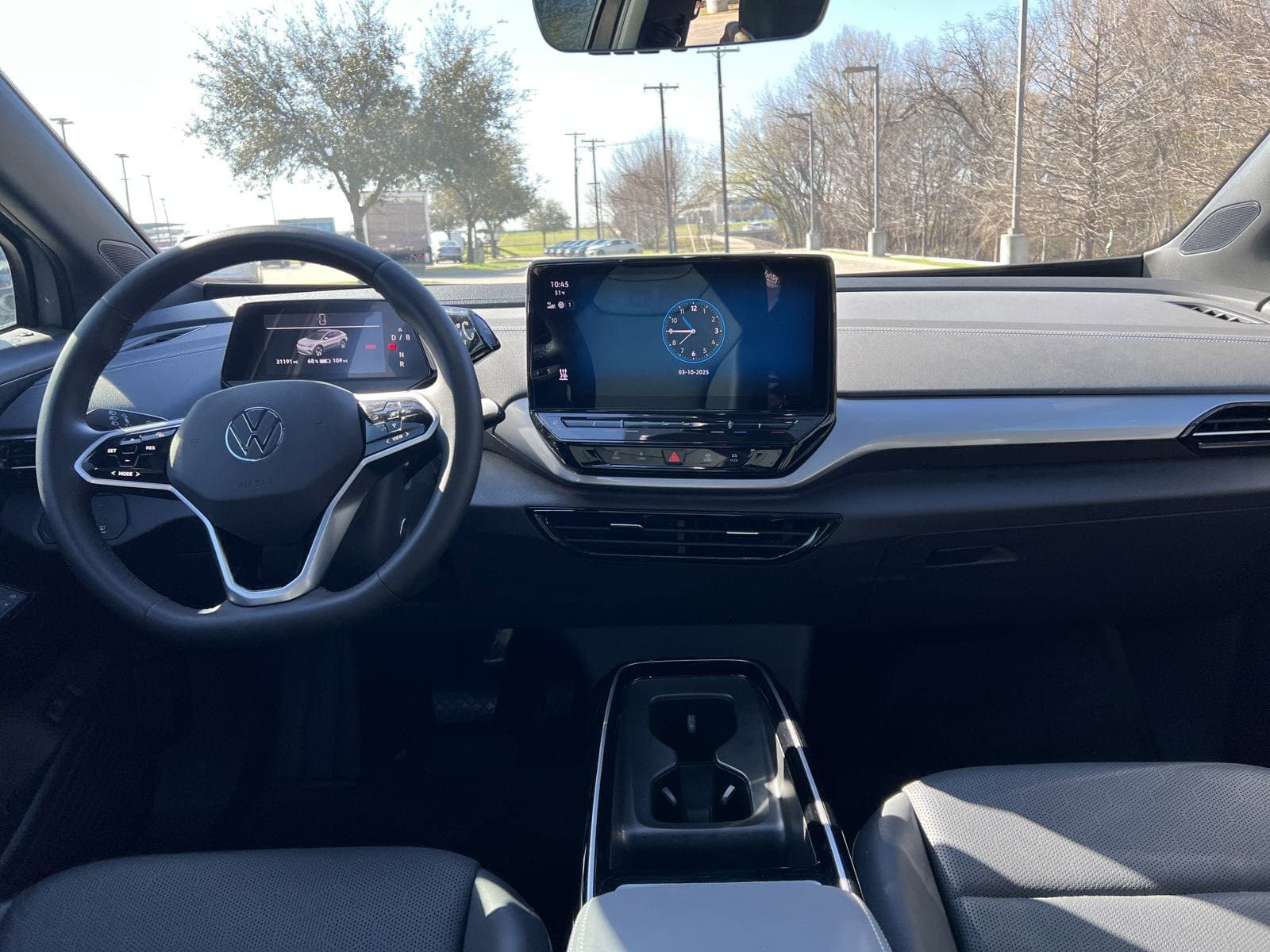 Vehicle photo 37