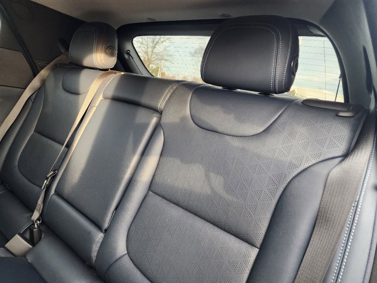 Vehicle photo 11
