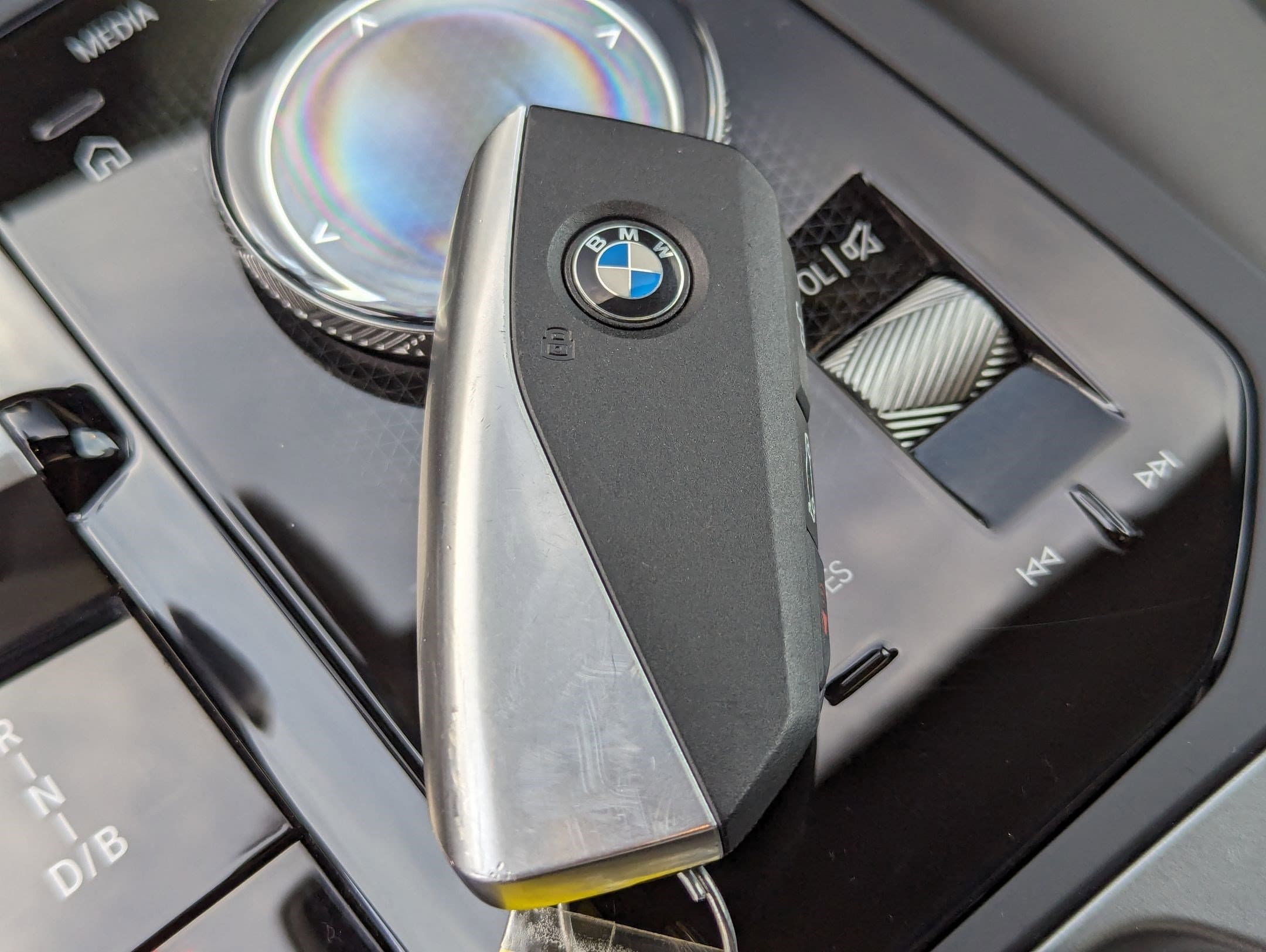 Vehicle photo 34