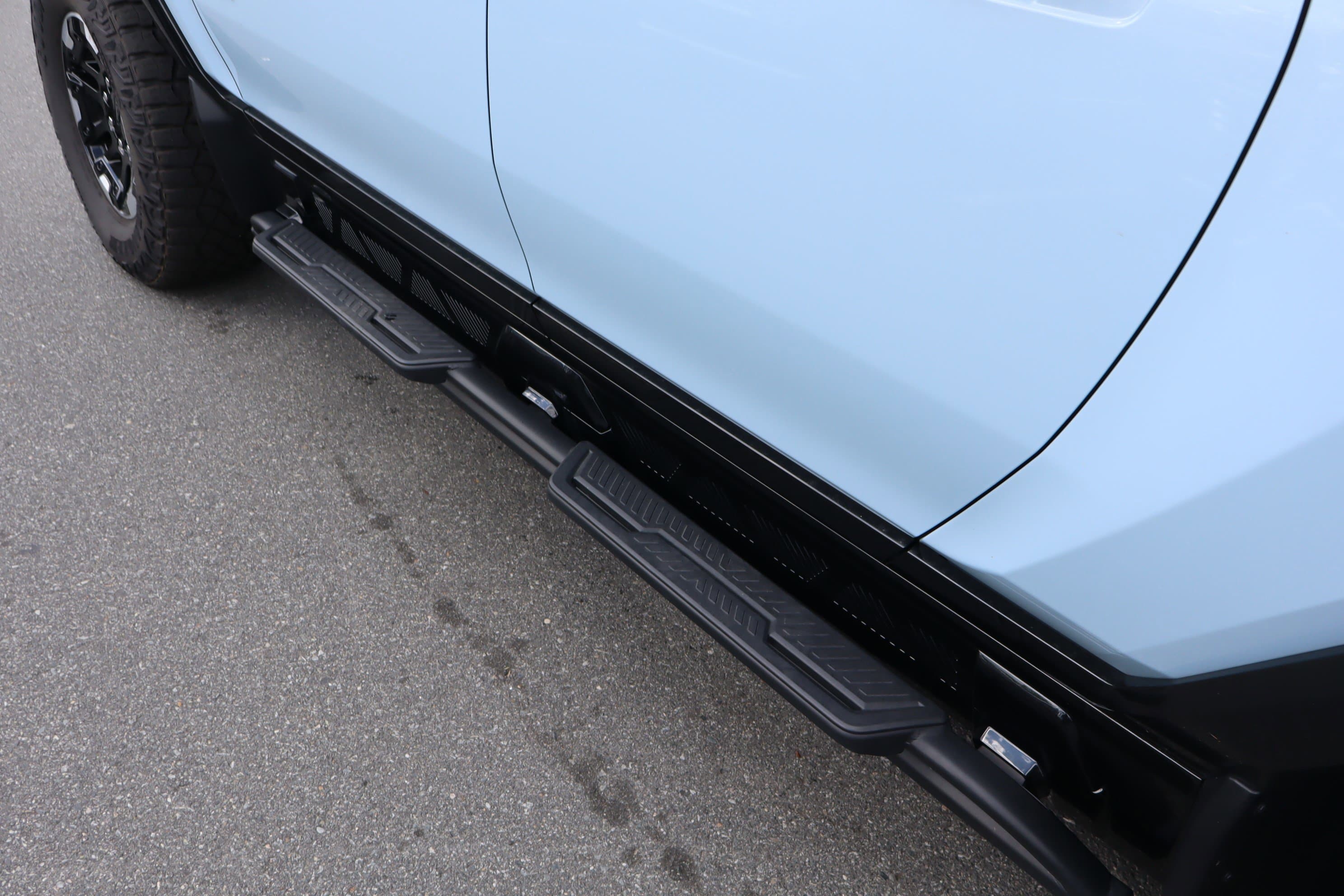 Vehicle photo 13