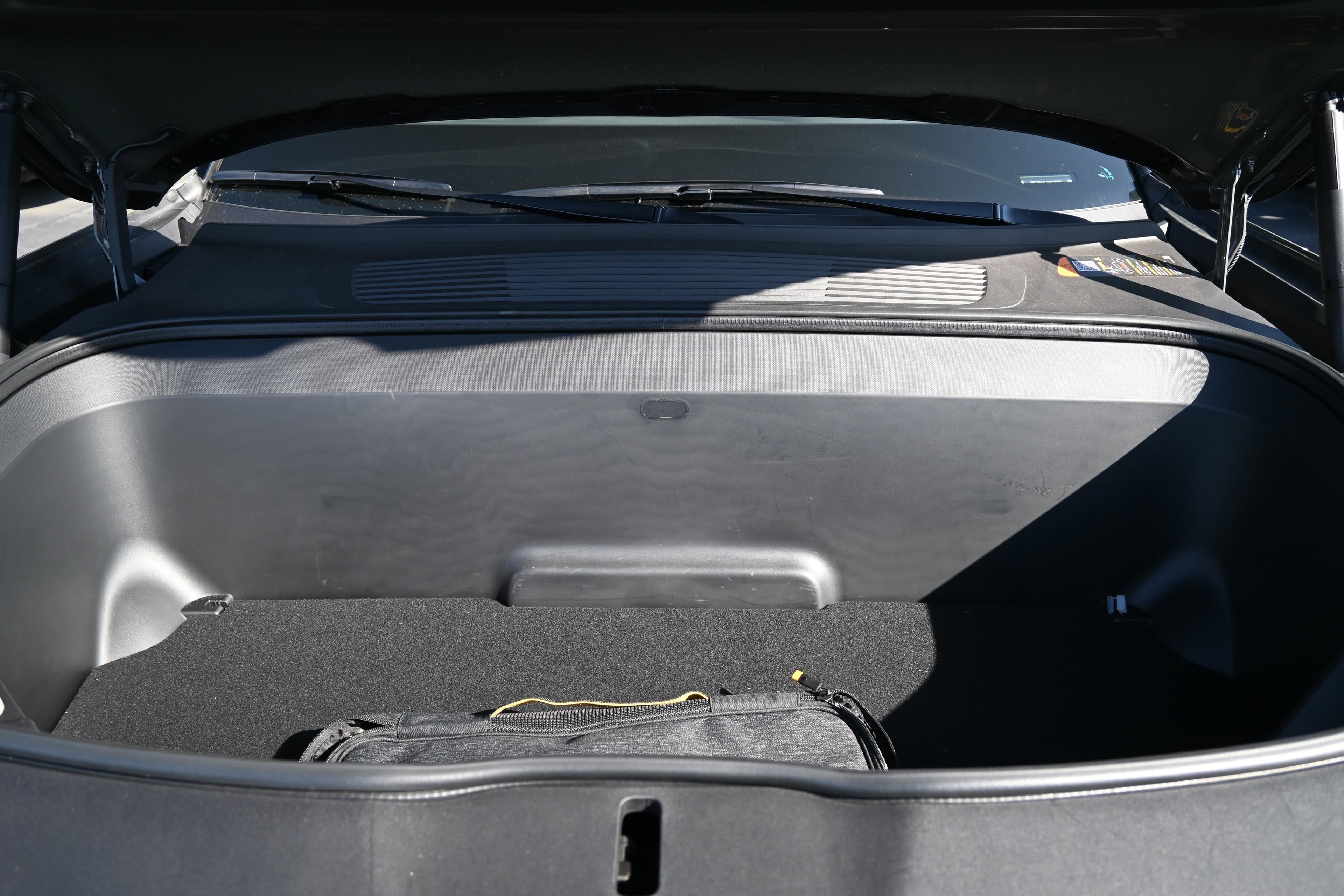 Vehicle photo 32