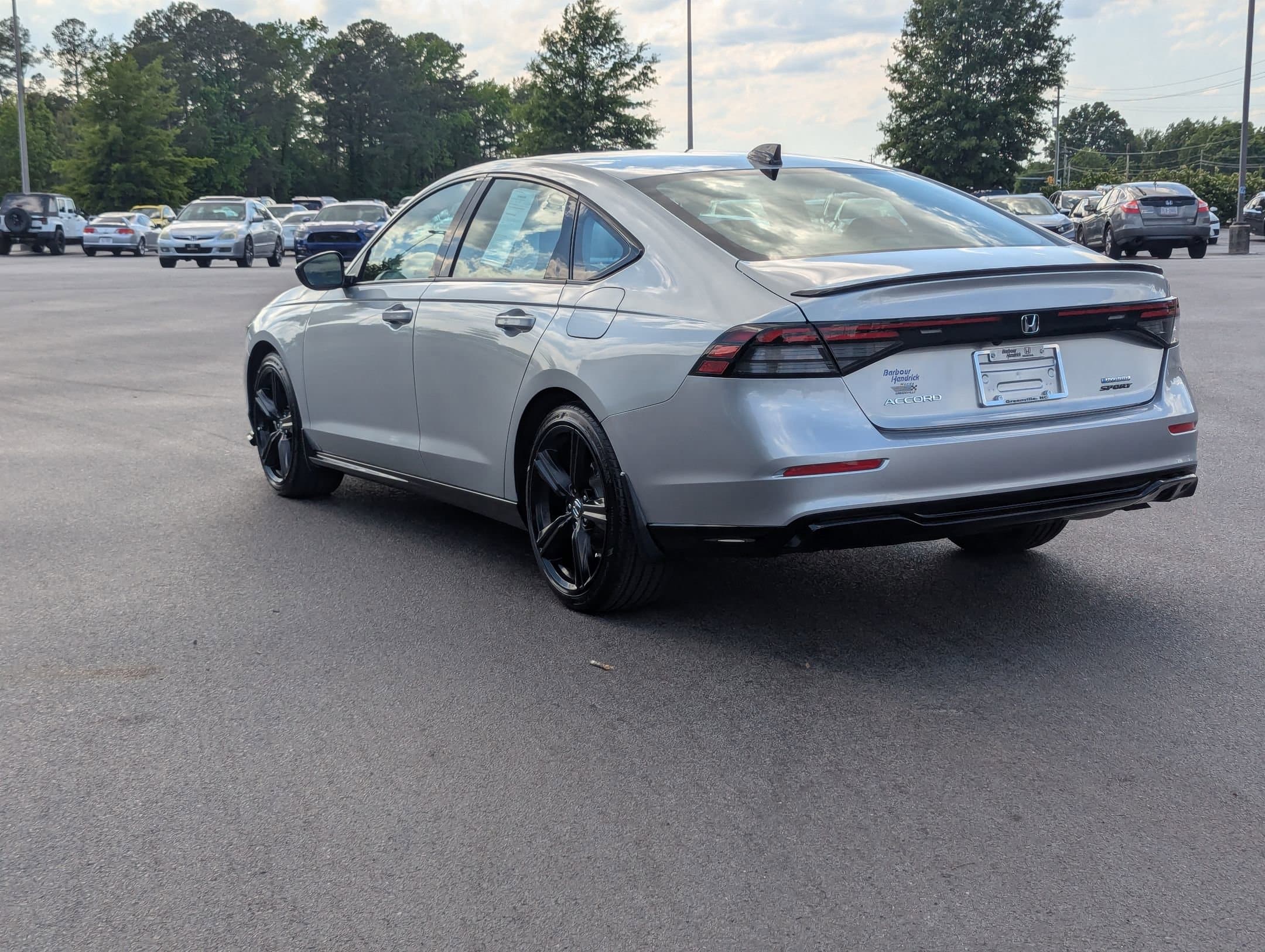 Vehicle photo 5