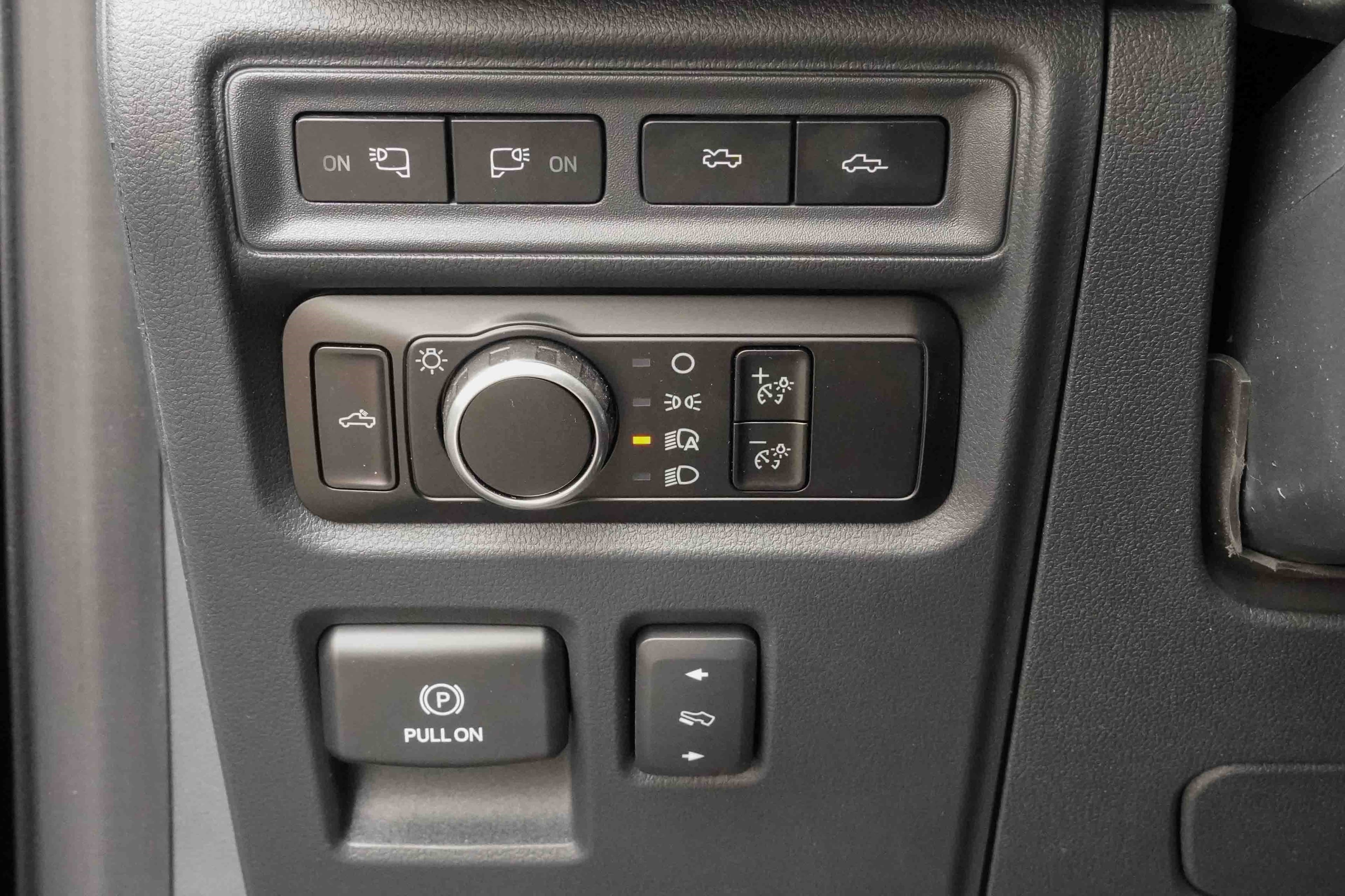 Vehicle photo 15