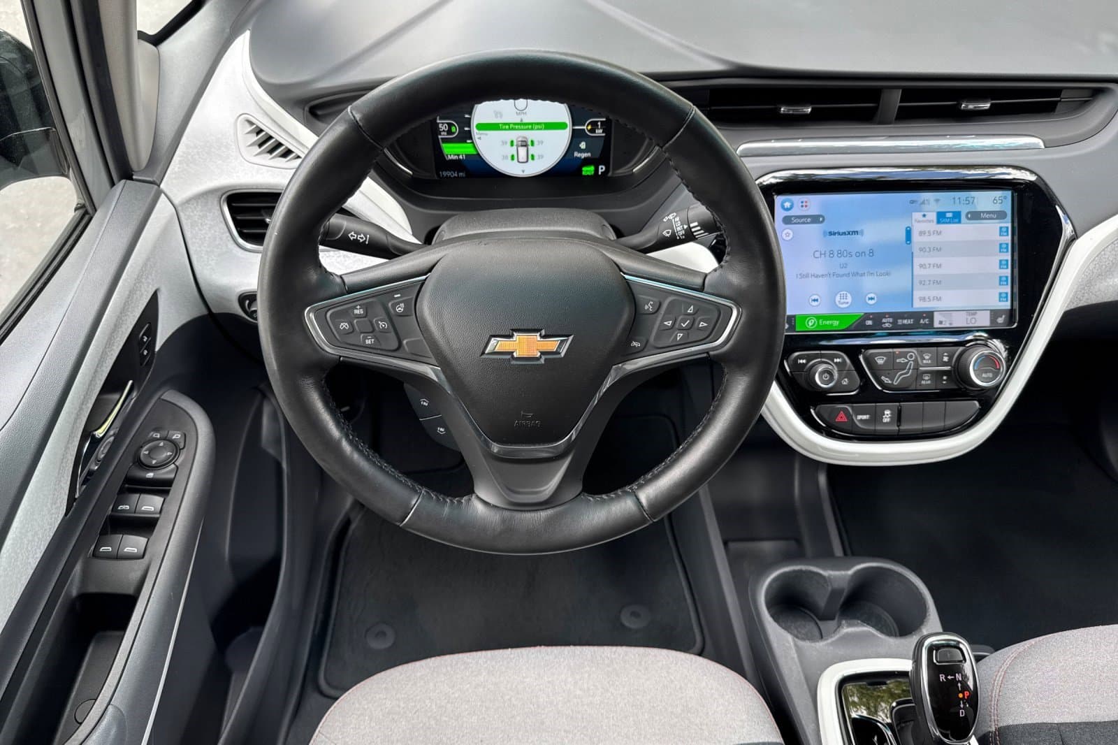 Vehicle photo 15