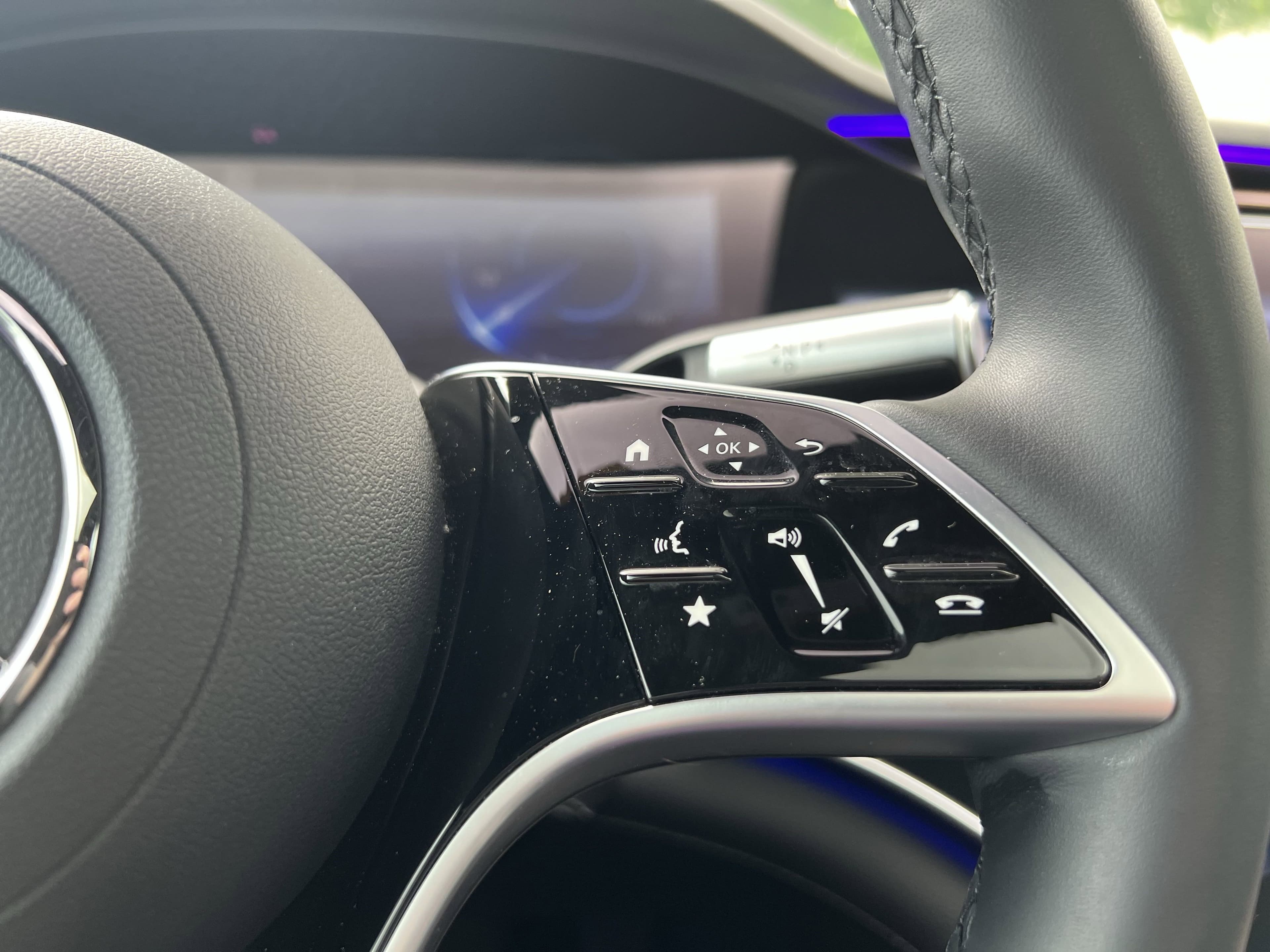Vehicle photo 18
