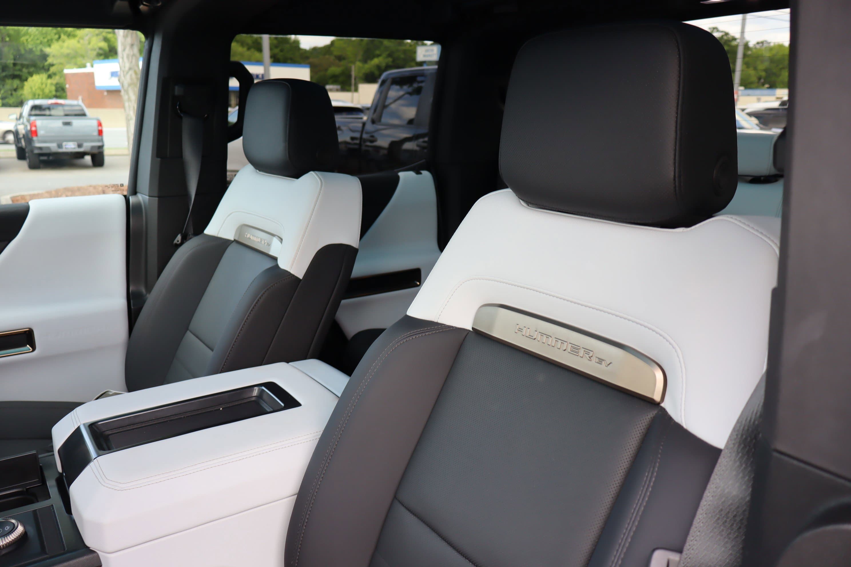Vehicle photo 20