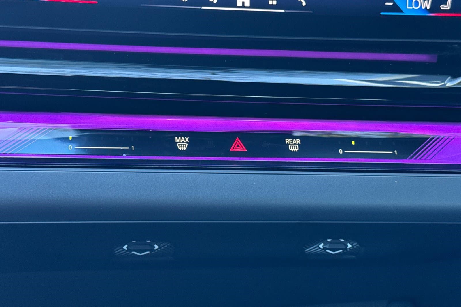Vehicle photo 25