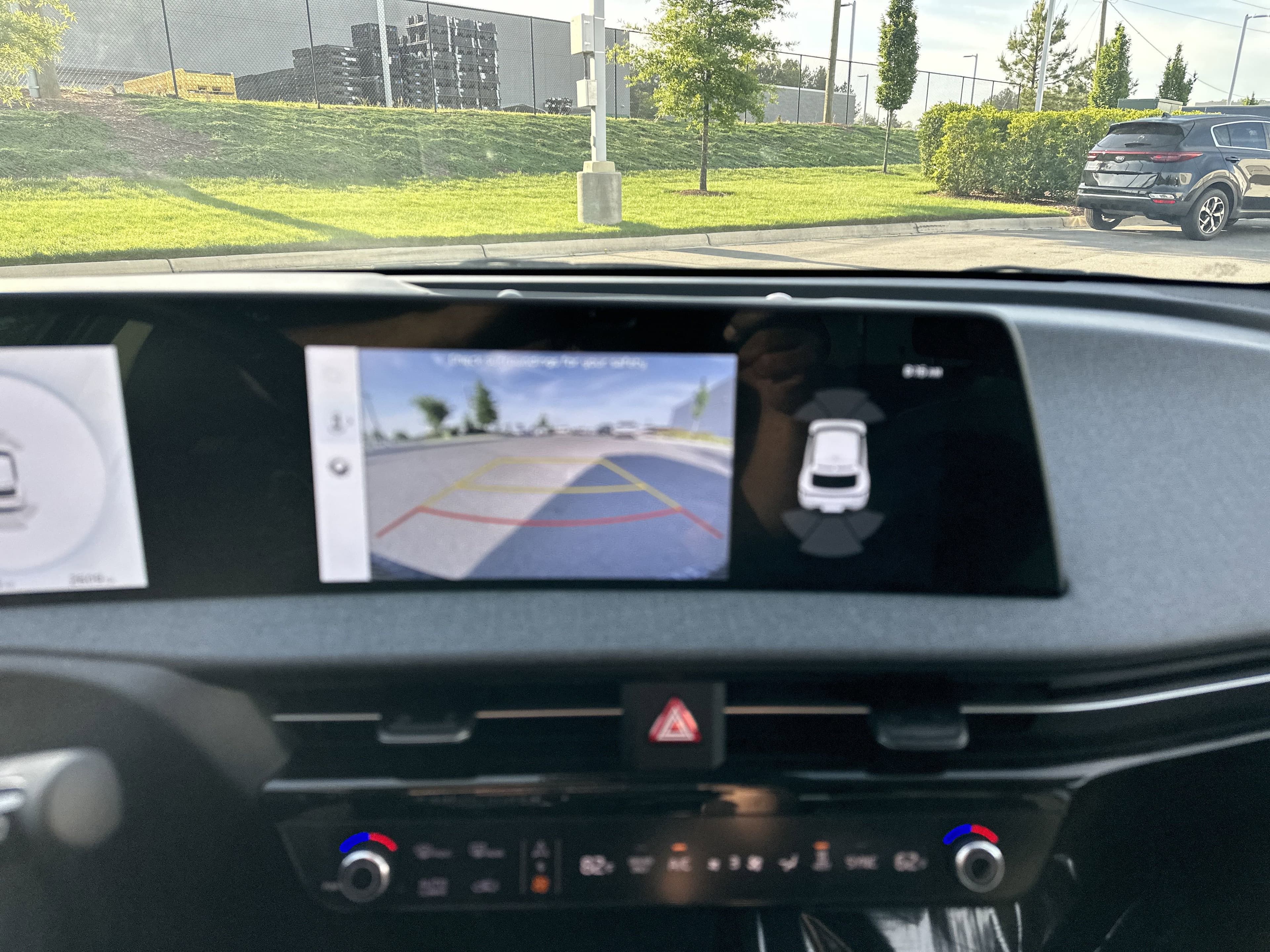 Vehicle photo 27