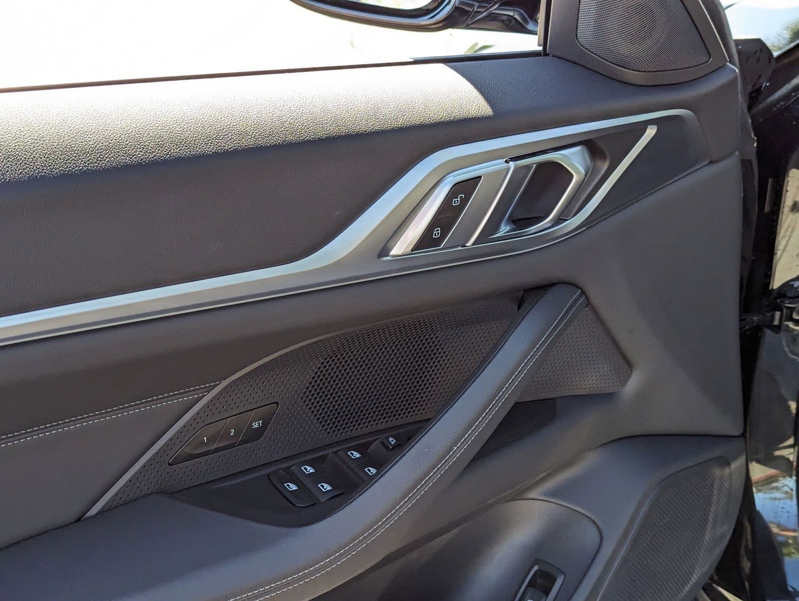Vehicle photo 13
