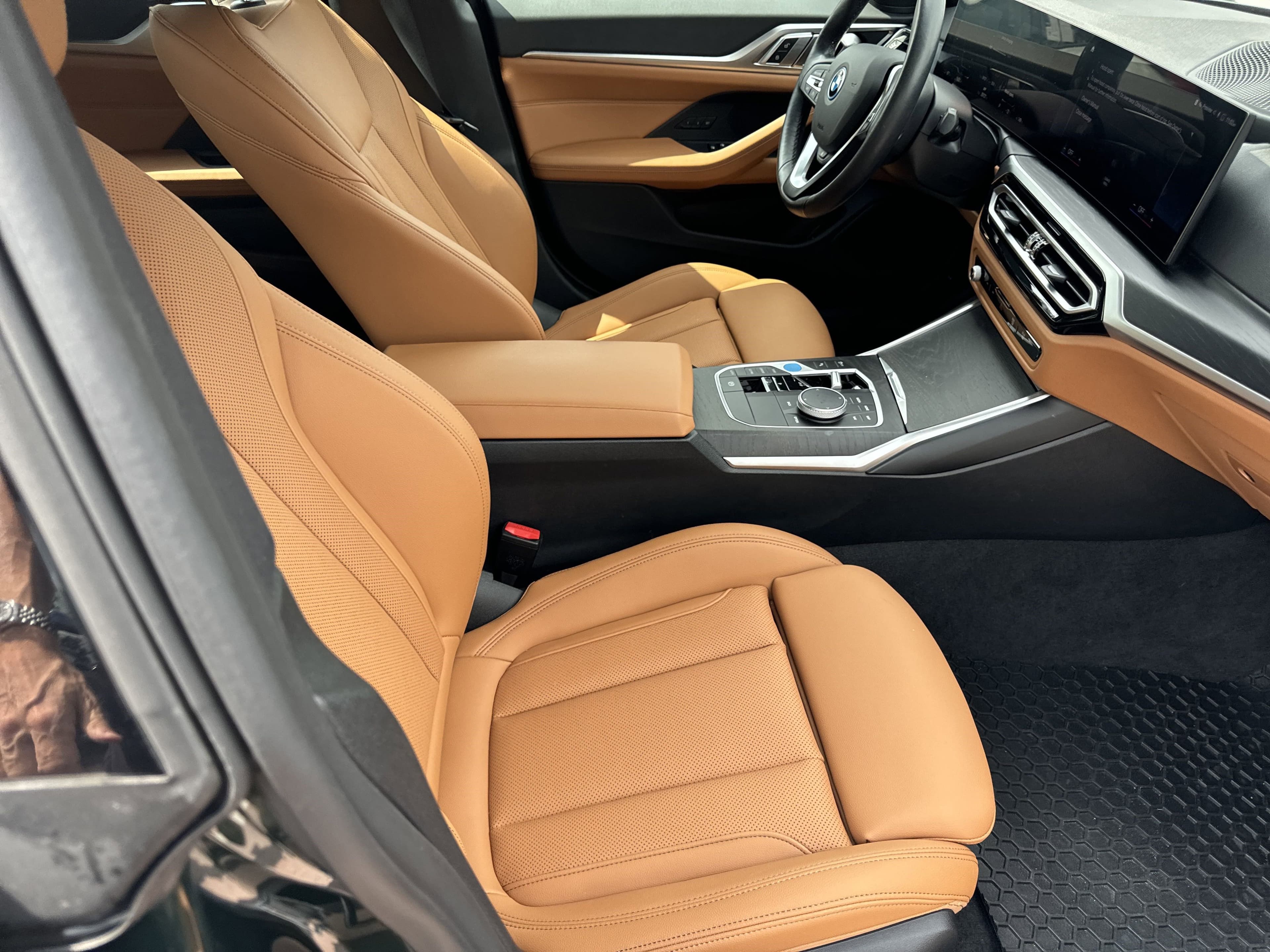 Vehicle photo 31