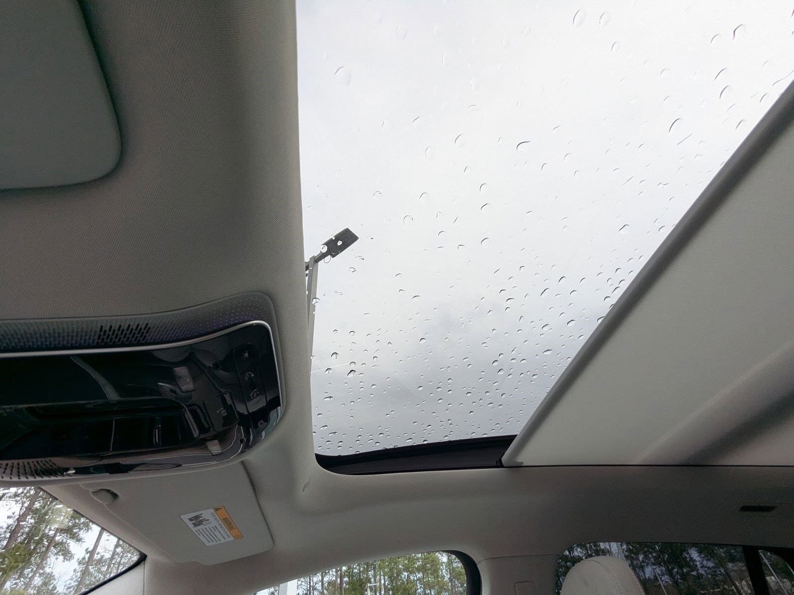 Vehicle photo 25