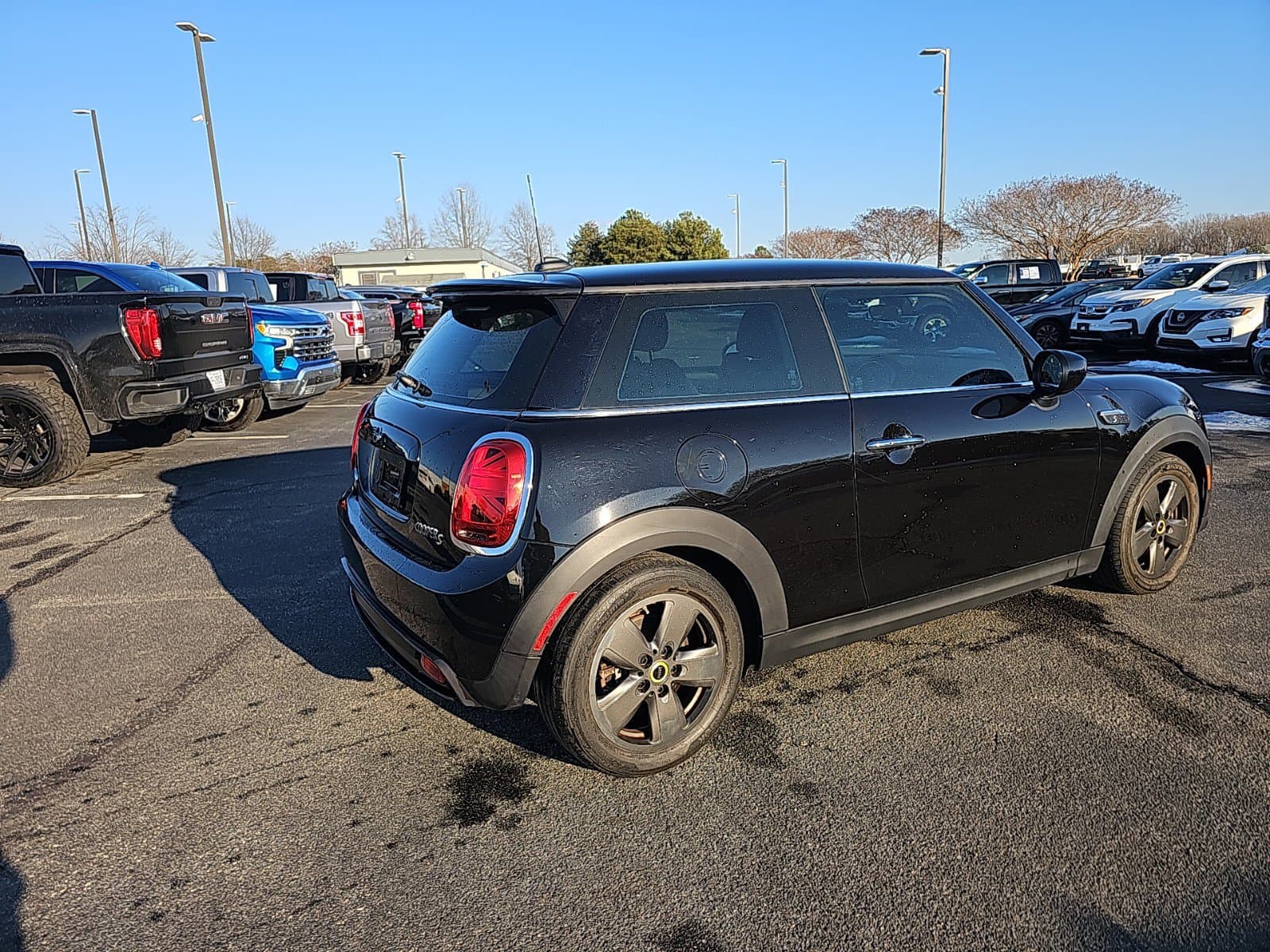 Vehicle photo 8