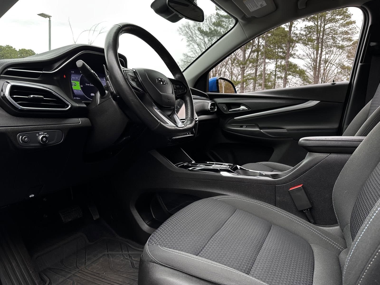 Vehicle photo 12
