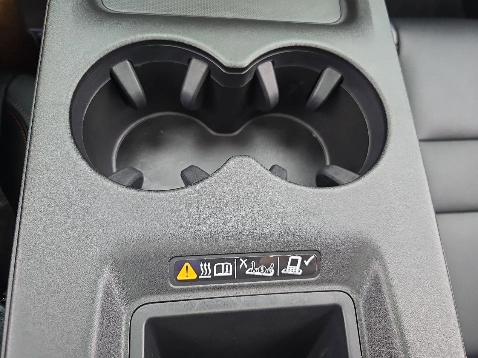 Vehicle photo 32