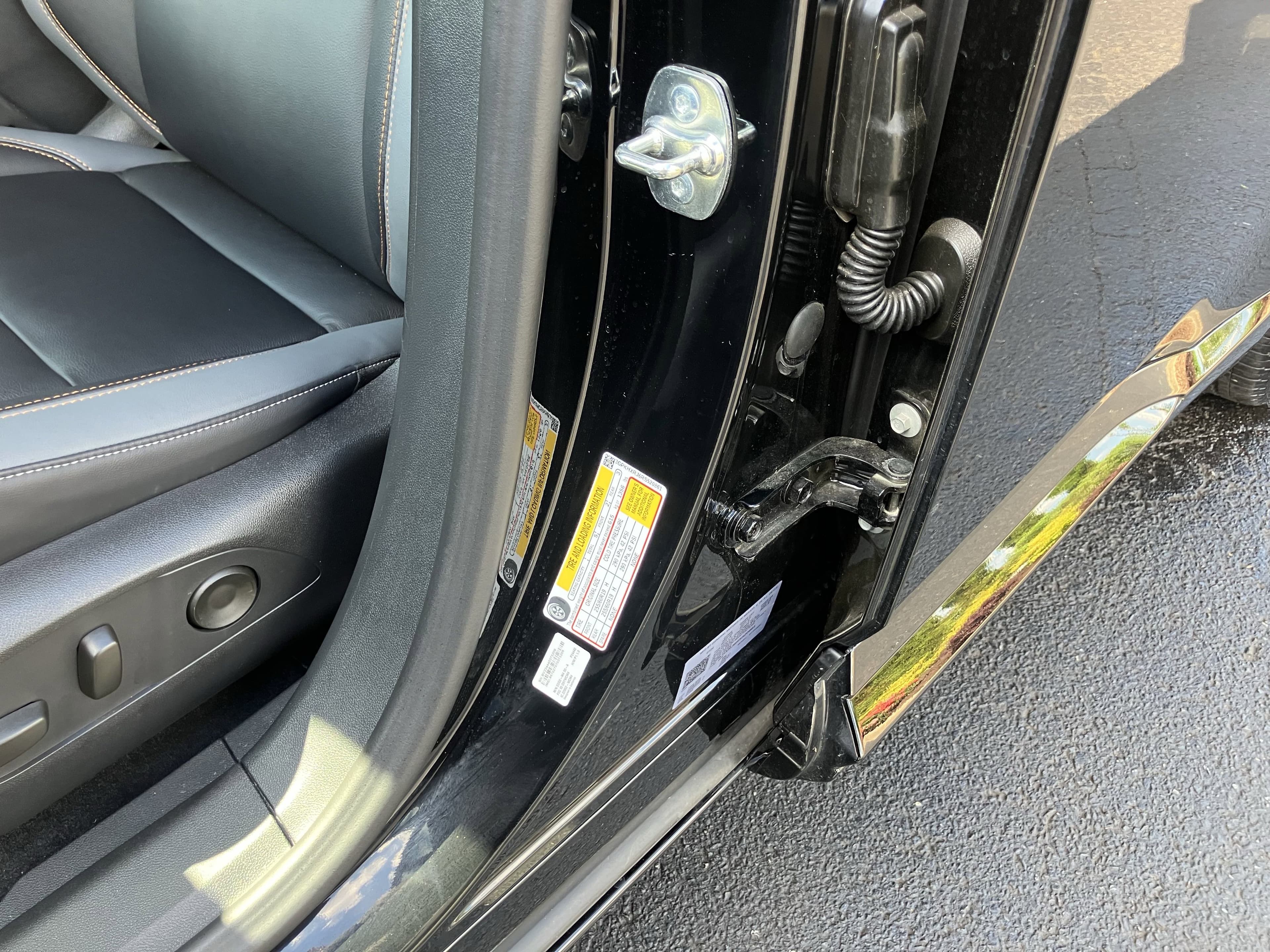 Vehicle photo 30