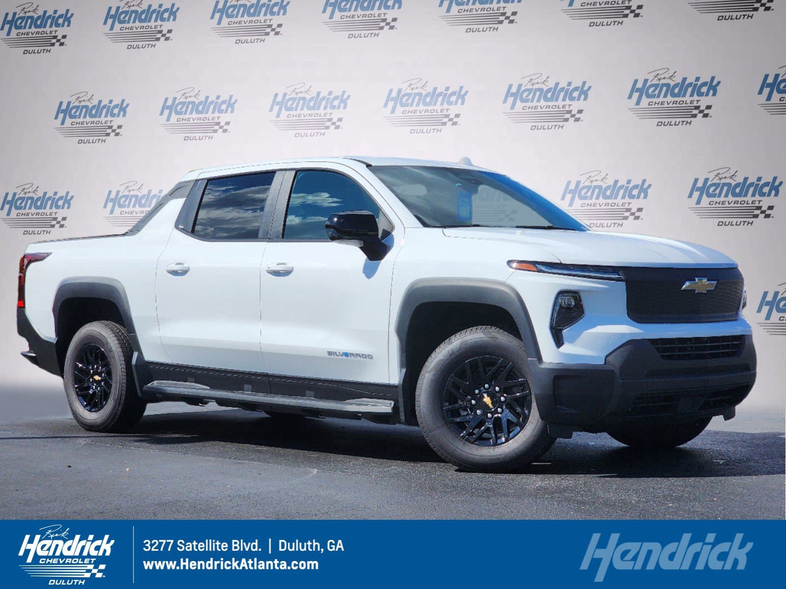 2024 Chevrolet Silverado EV / Summit White
