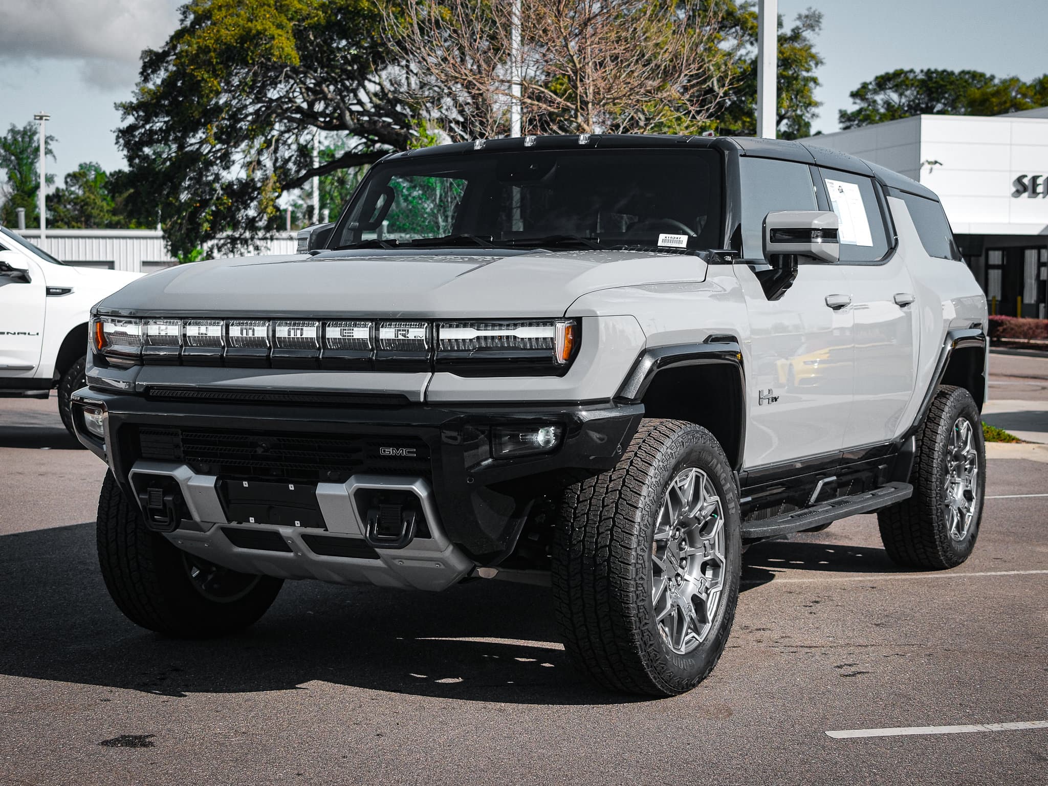 Vehicle photo 3