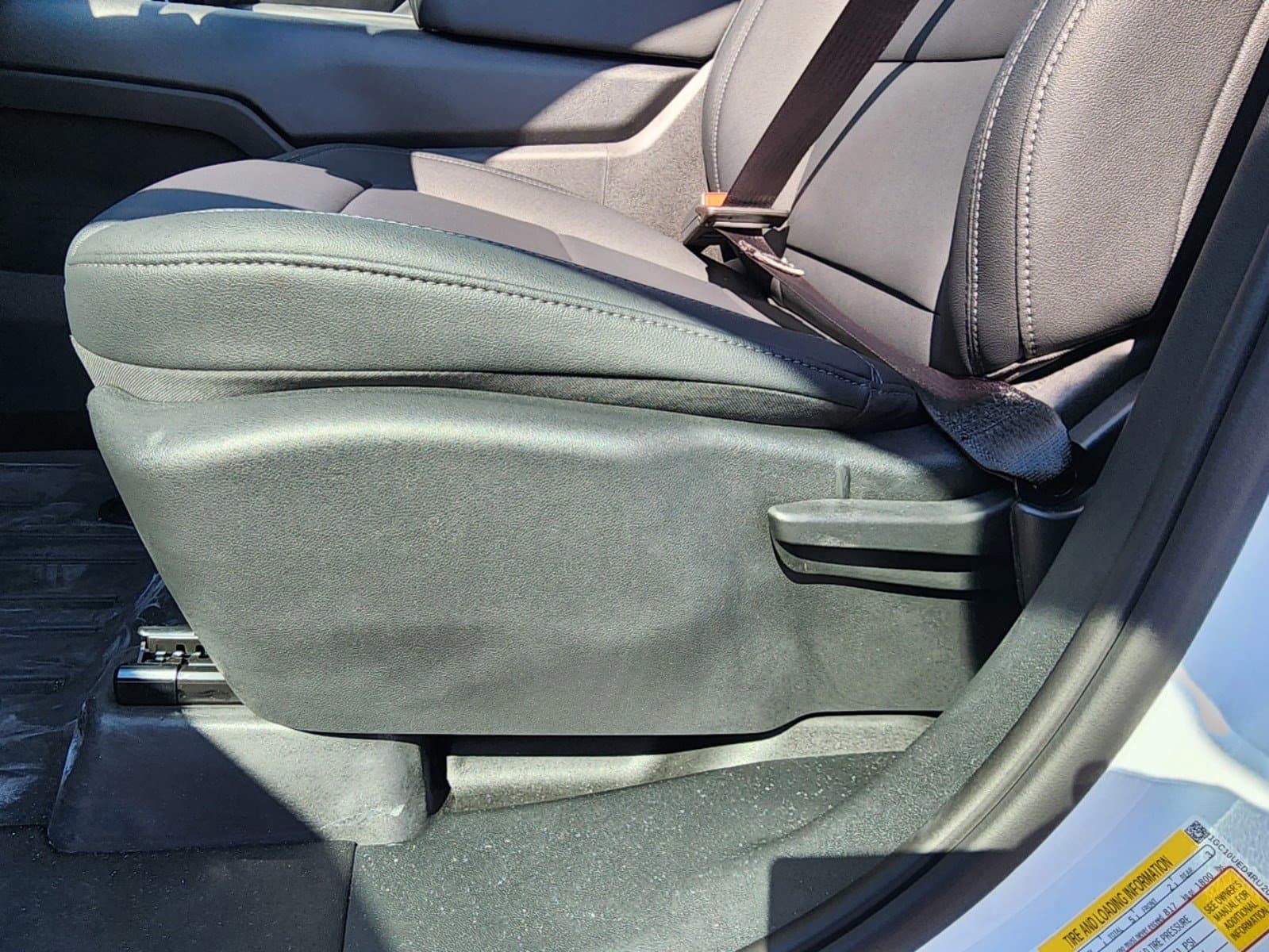 Vehicle photo 25