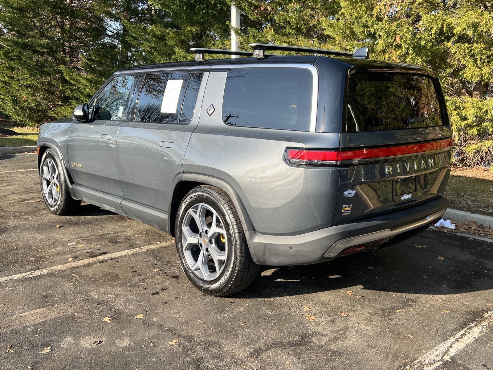 Vehicle photo 6