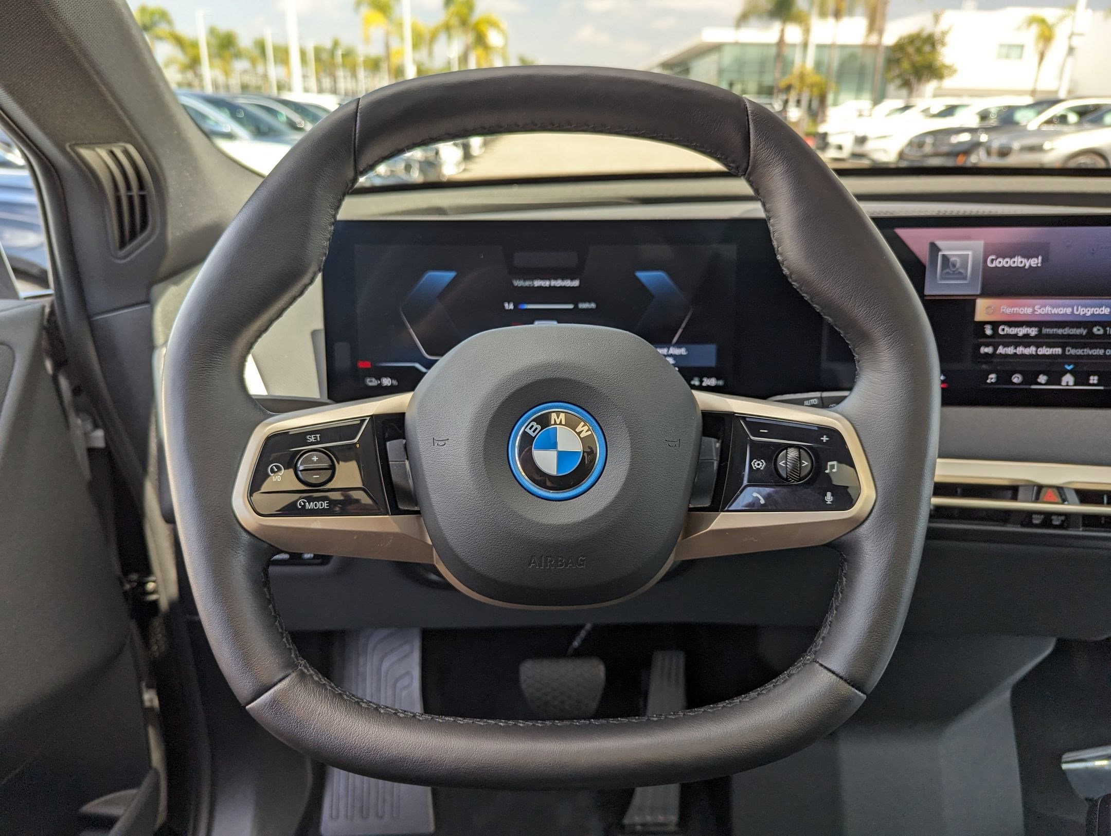 Vehicle photo 16
