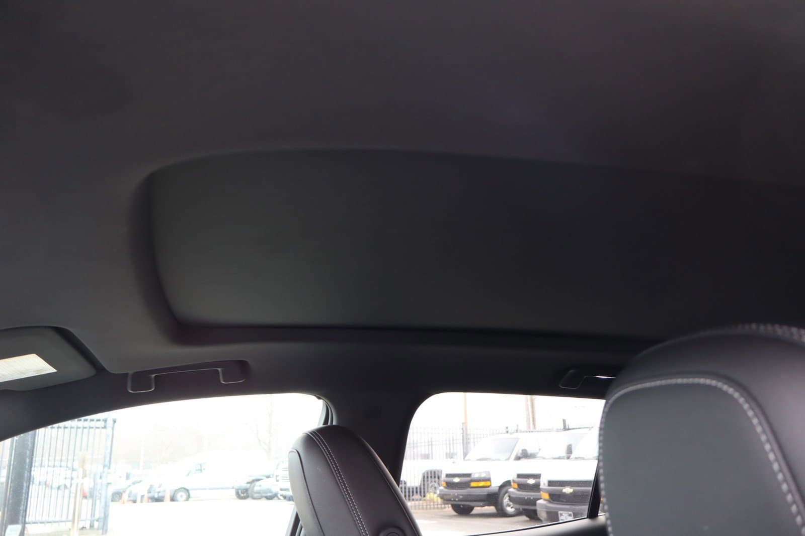 Vehicle photo 17