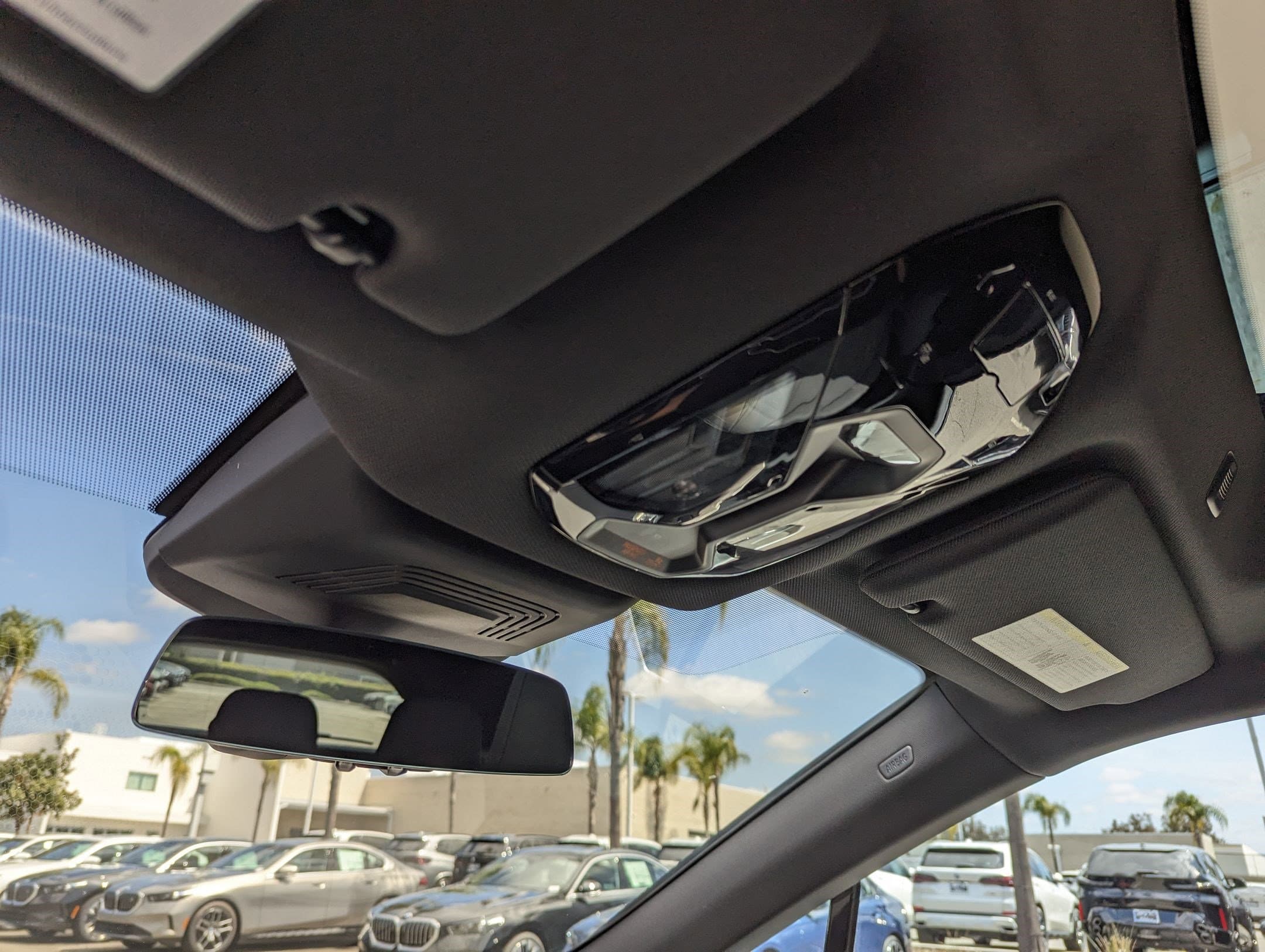 Vehicle photo 26