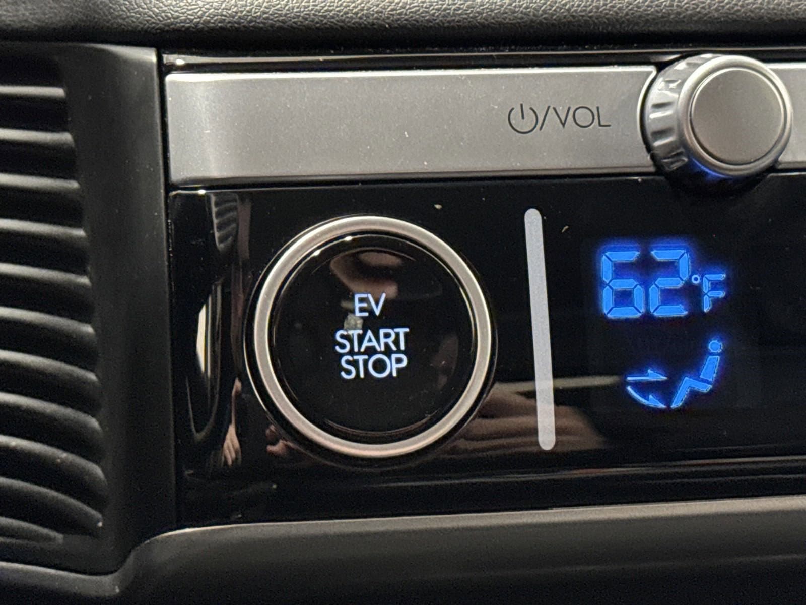 Vehicle photo 16