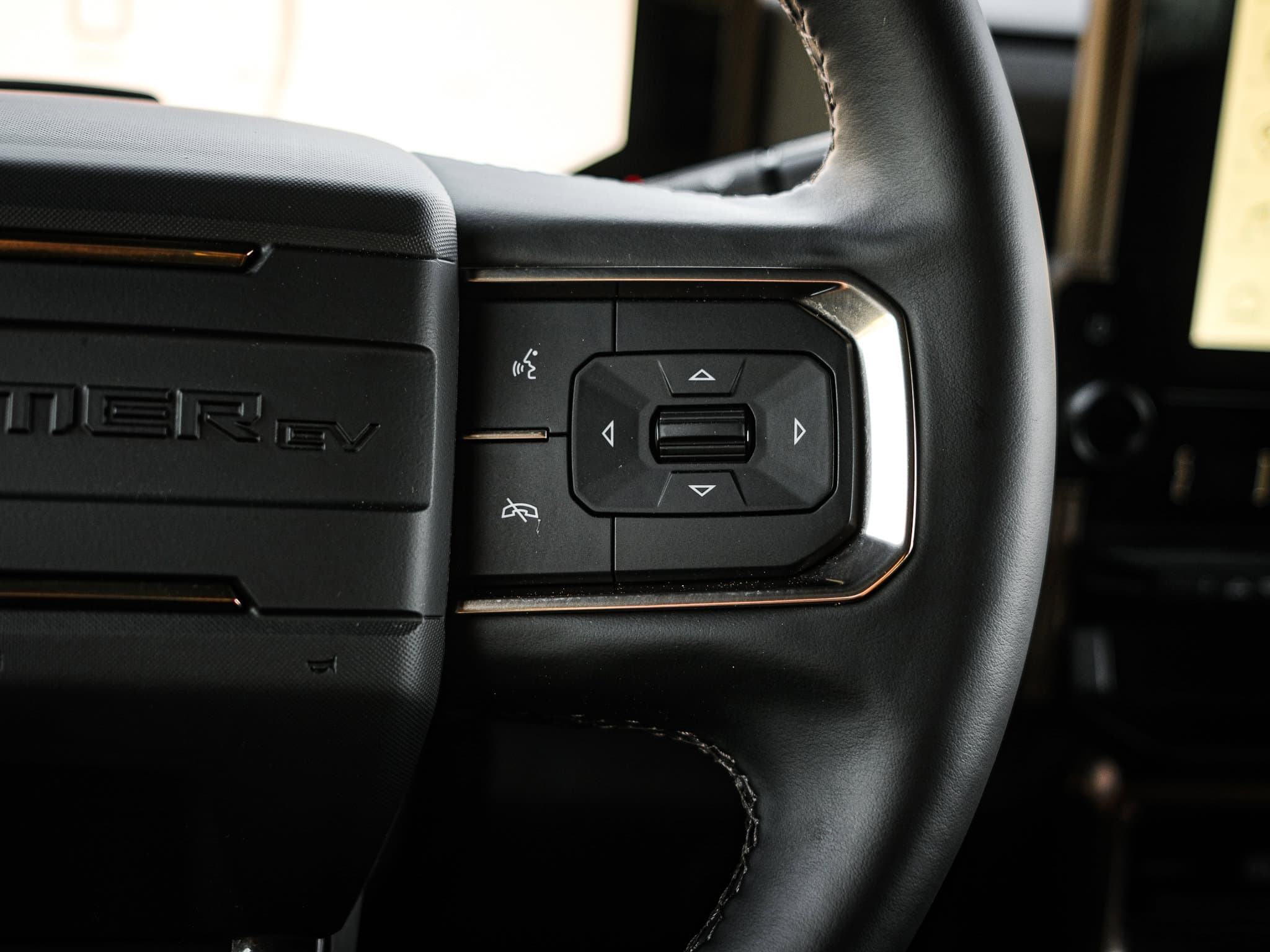 Vehicle photo 18