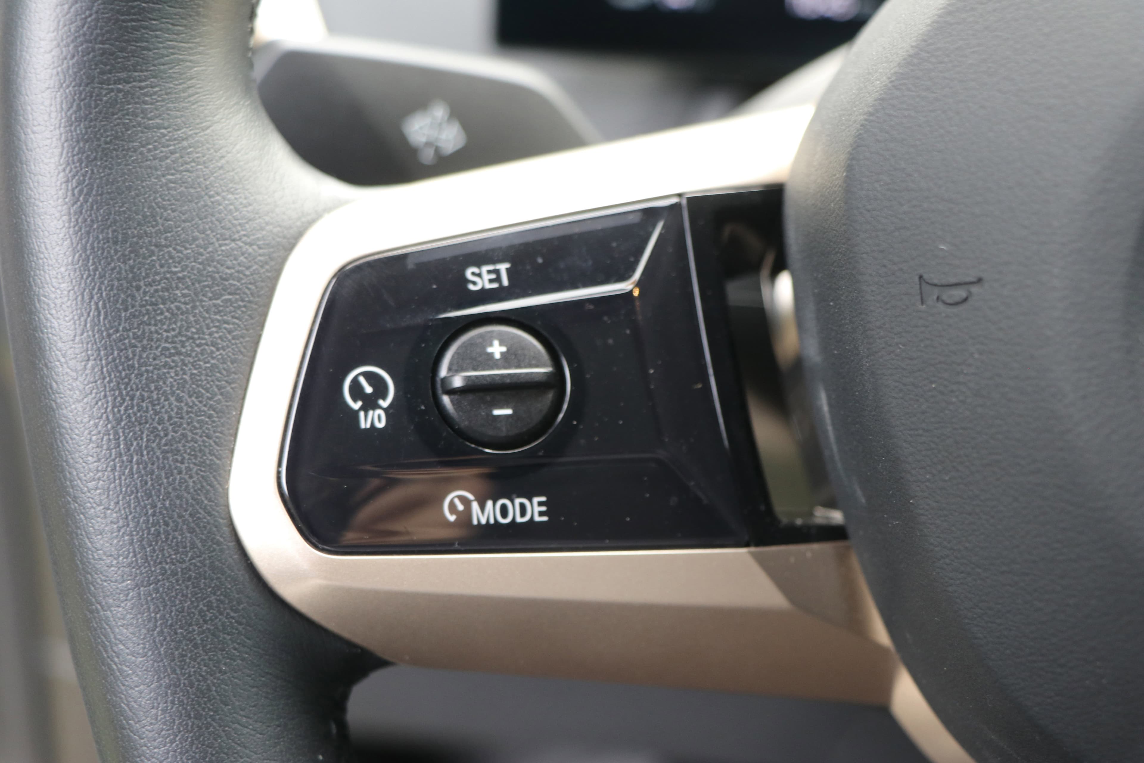 Vehicle photo 16