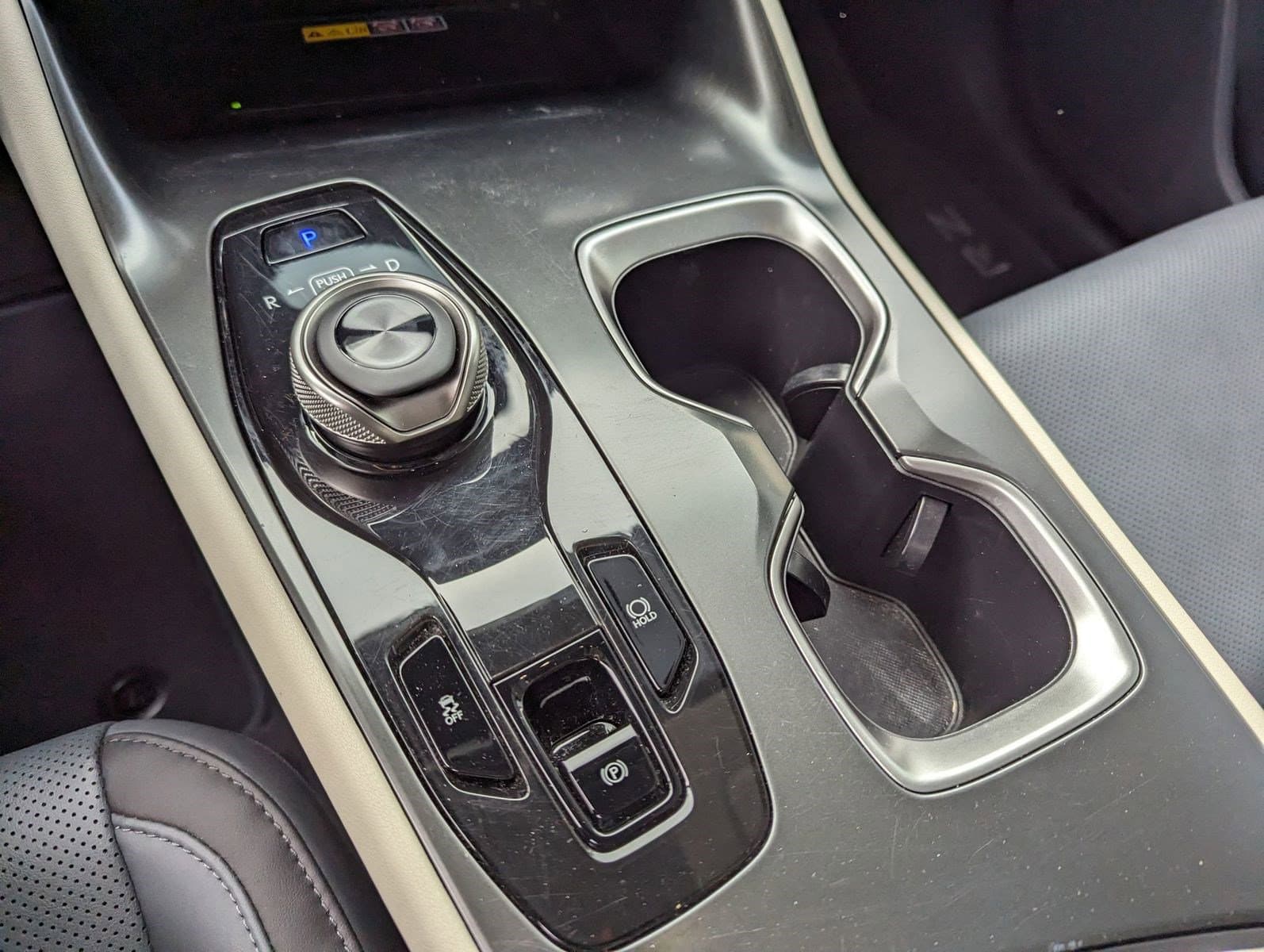 Vehicle photo 23