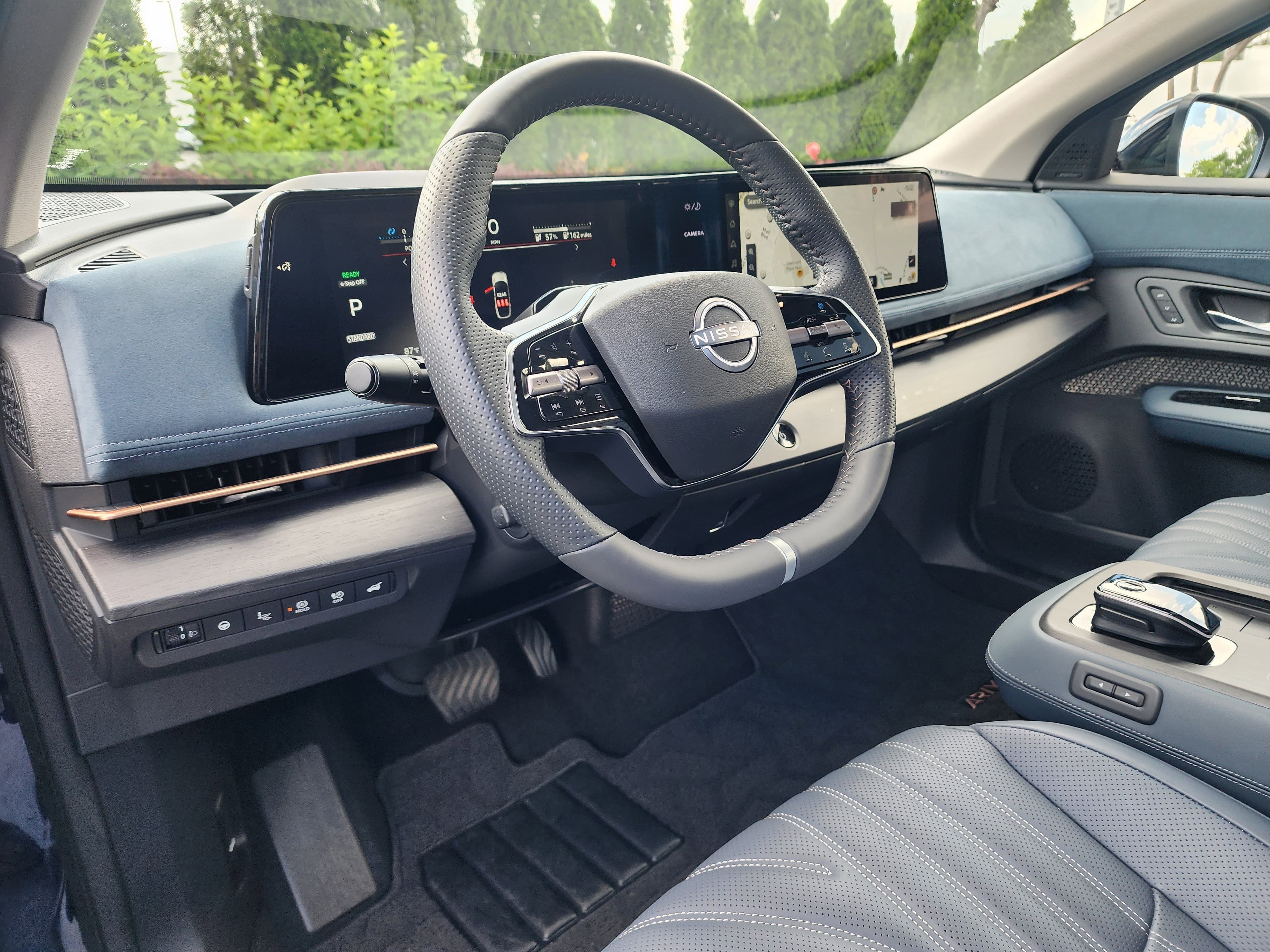 Vehicle photo 21
