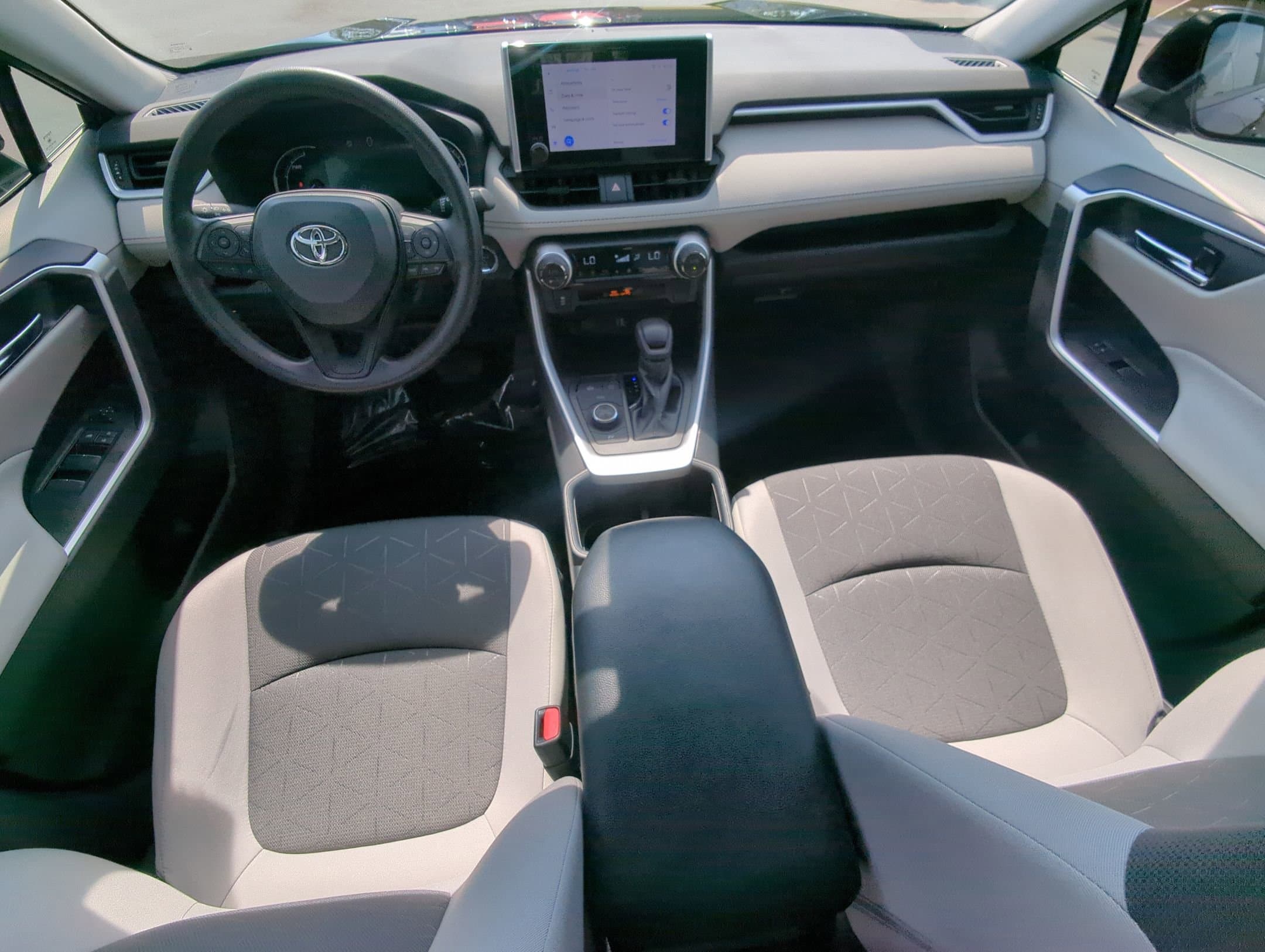 Vehicle photo 24