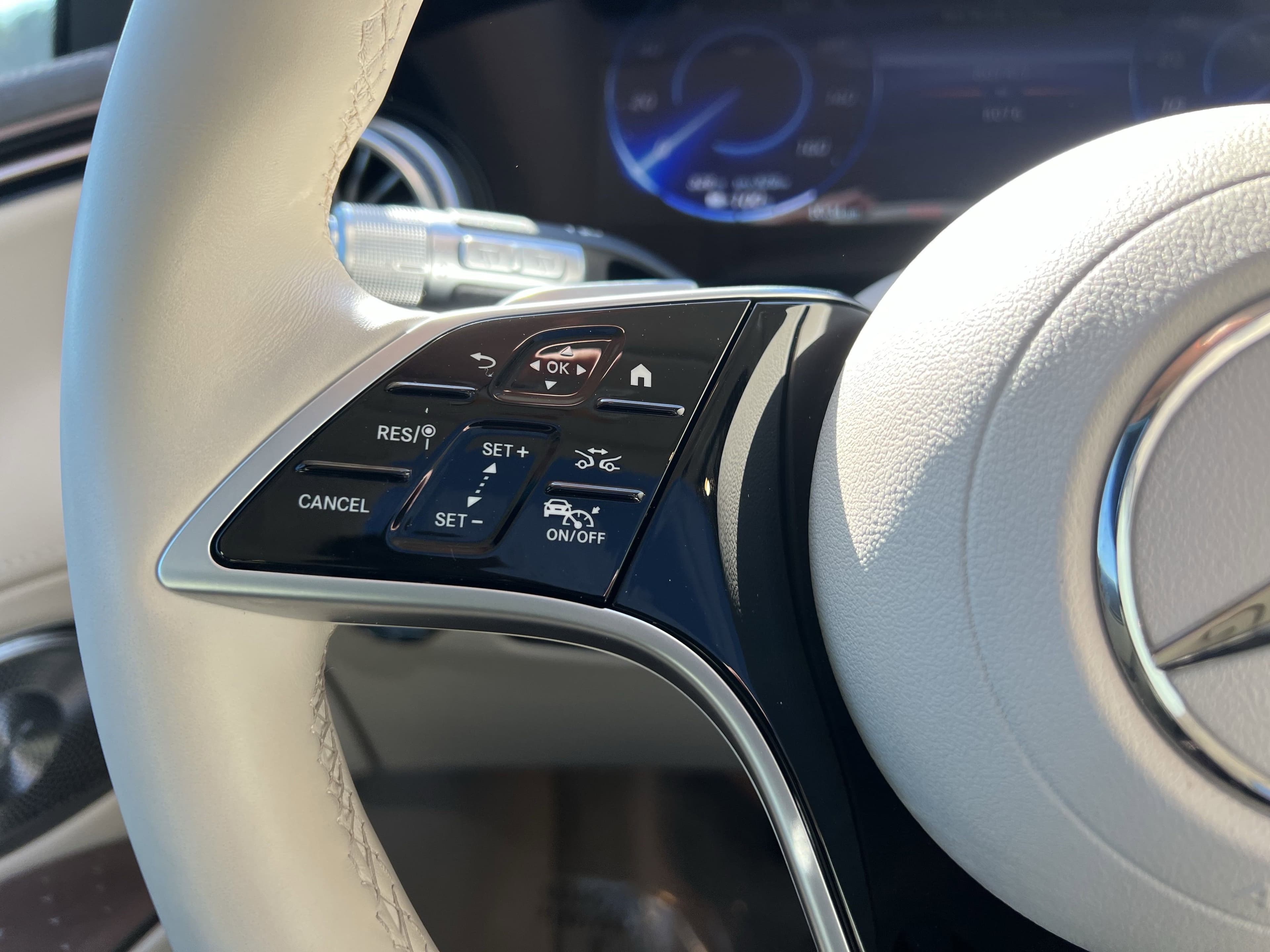 Vehicle photo 17