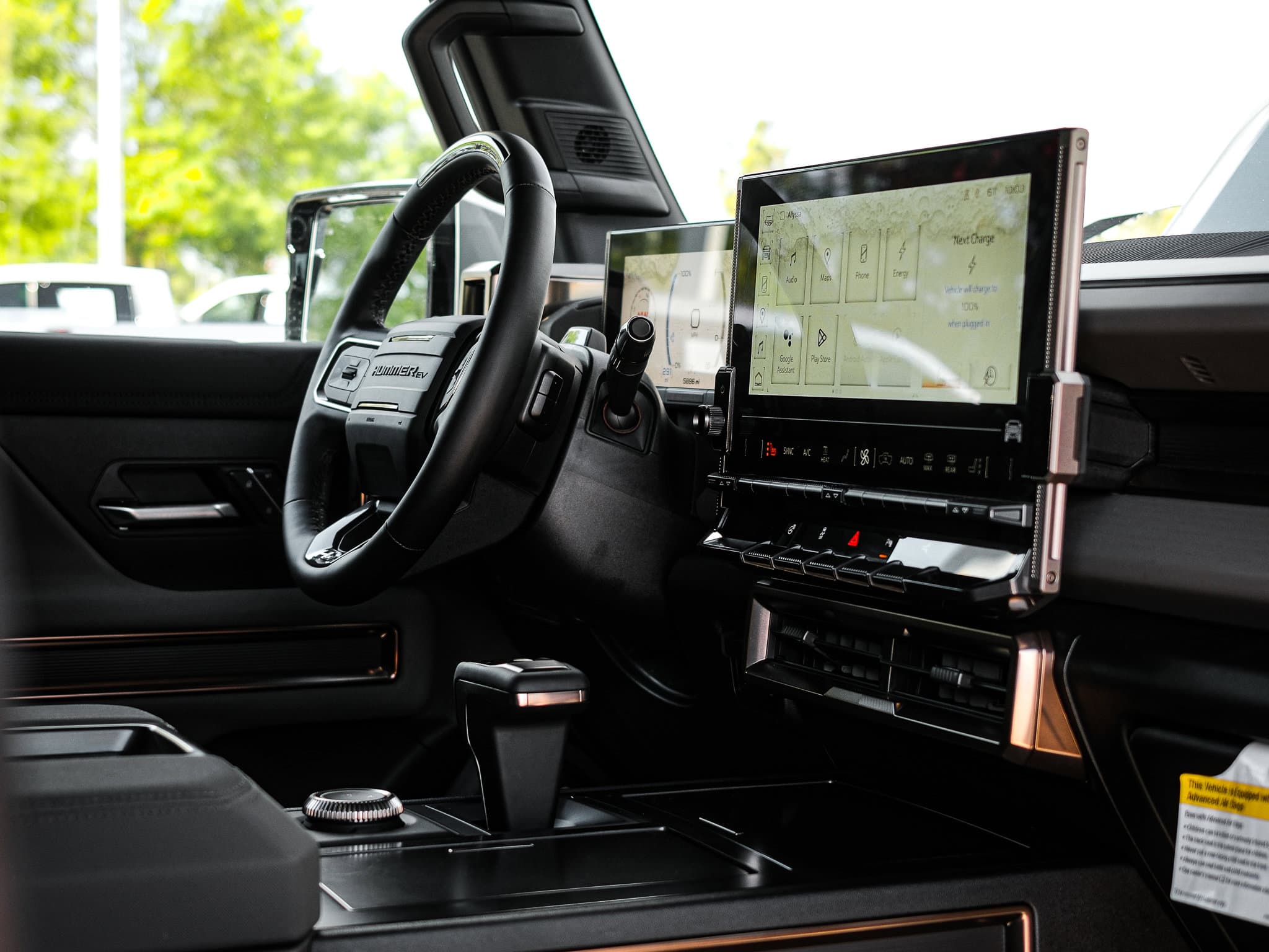Vehicle photo 33