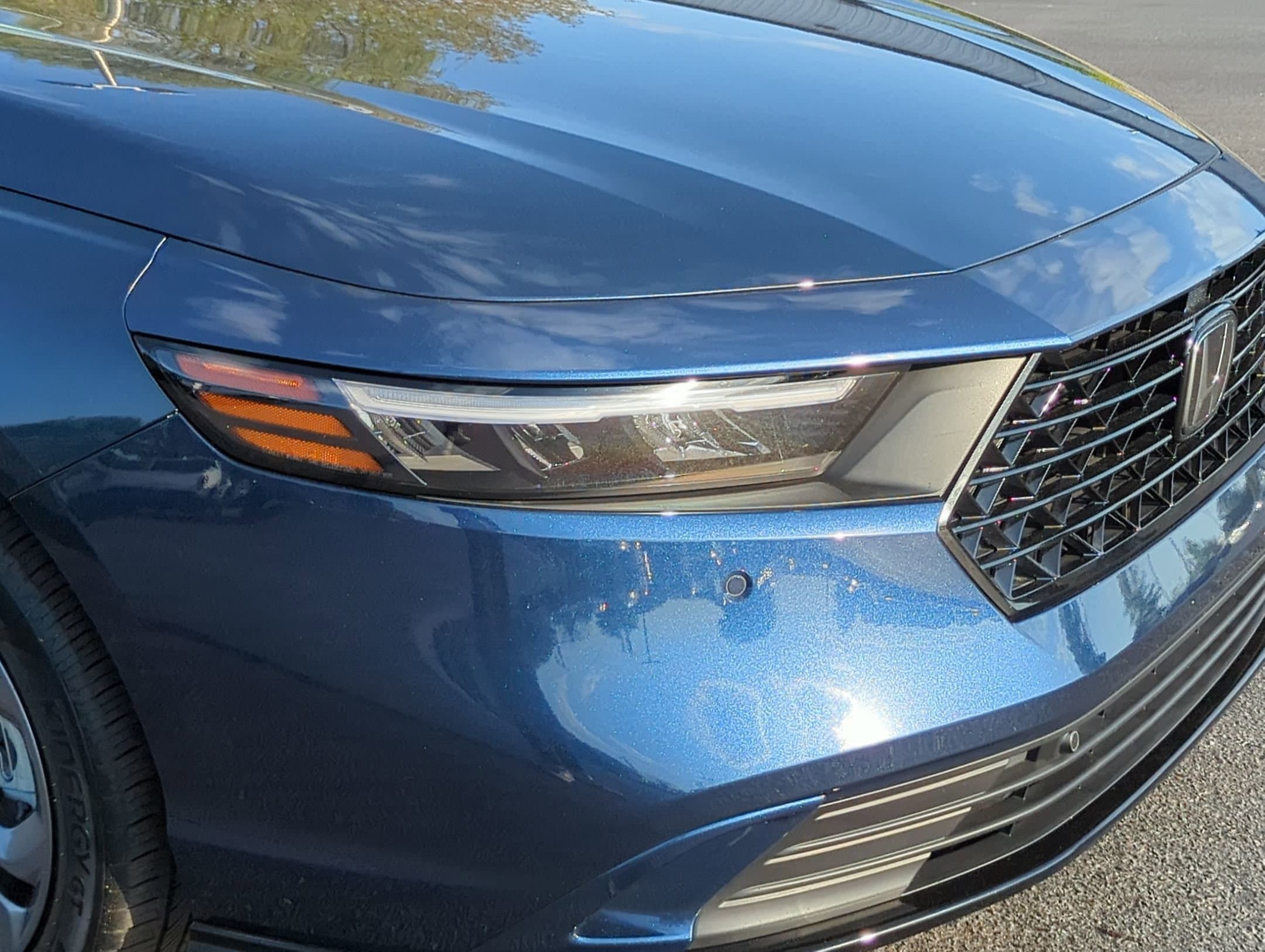Vehicle photo 9