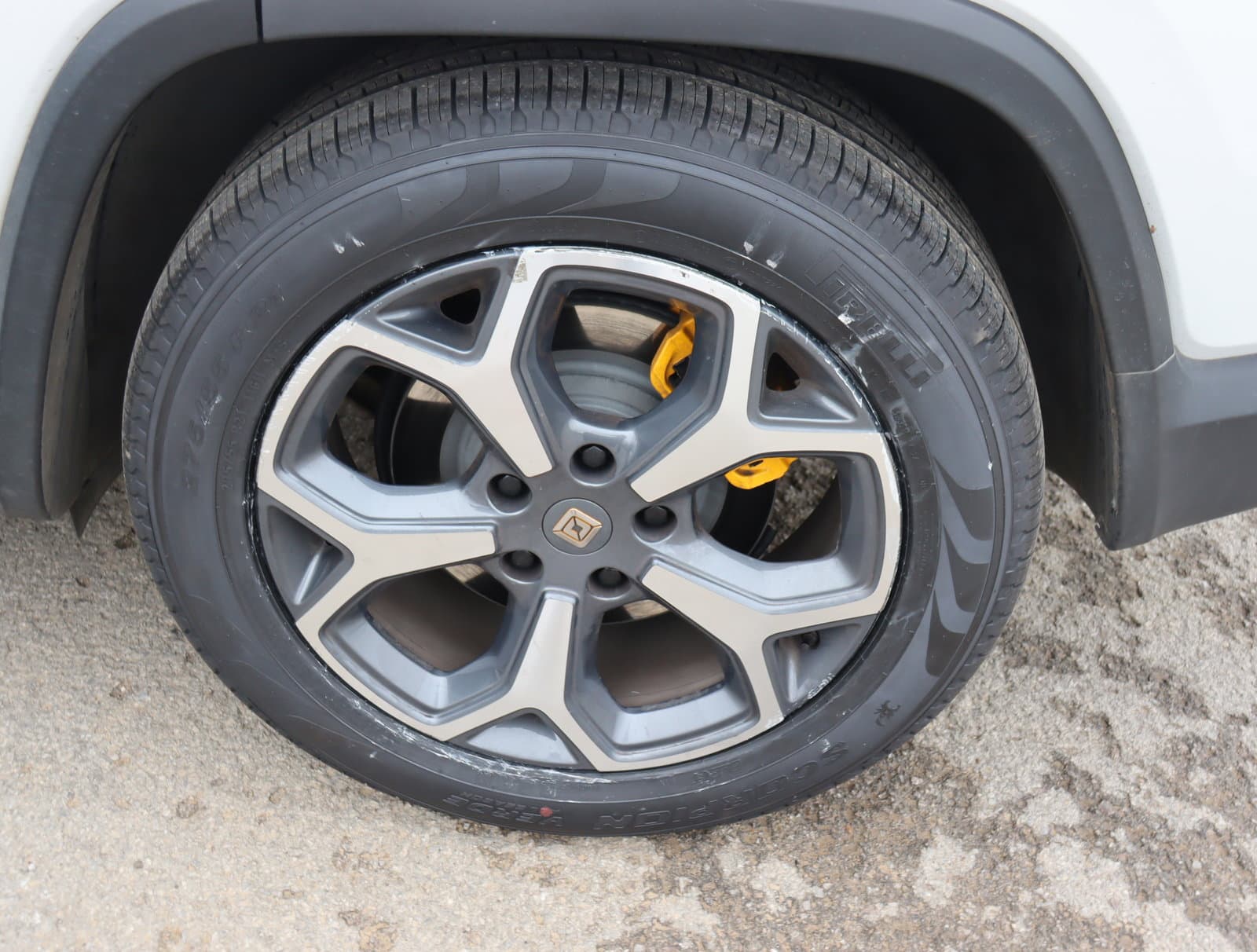 Vehicle photo 11