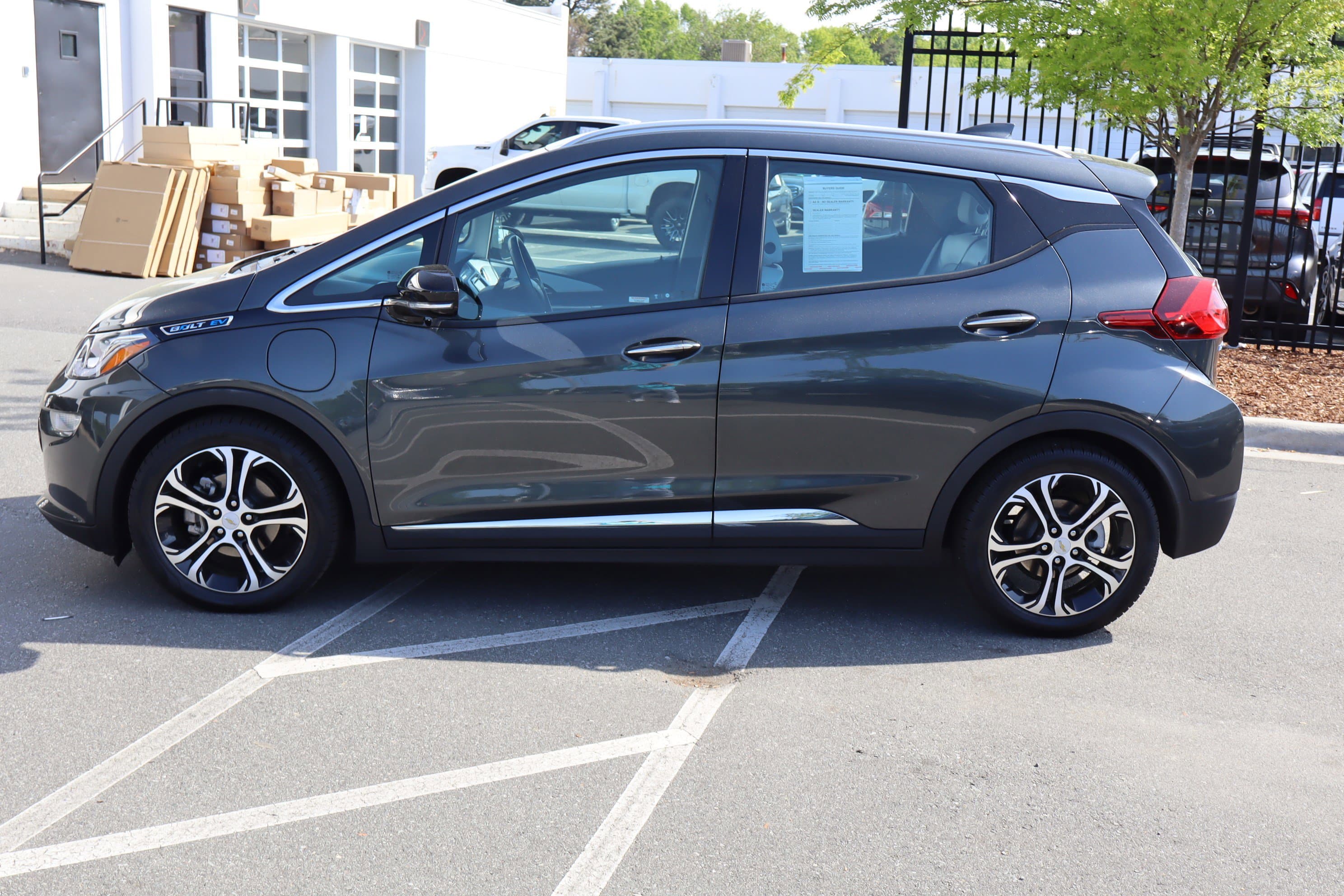 Vehicle photo 5