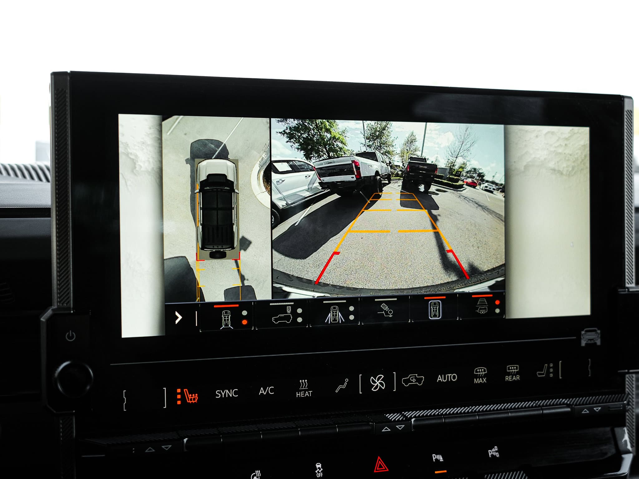 Vehicle photo 23