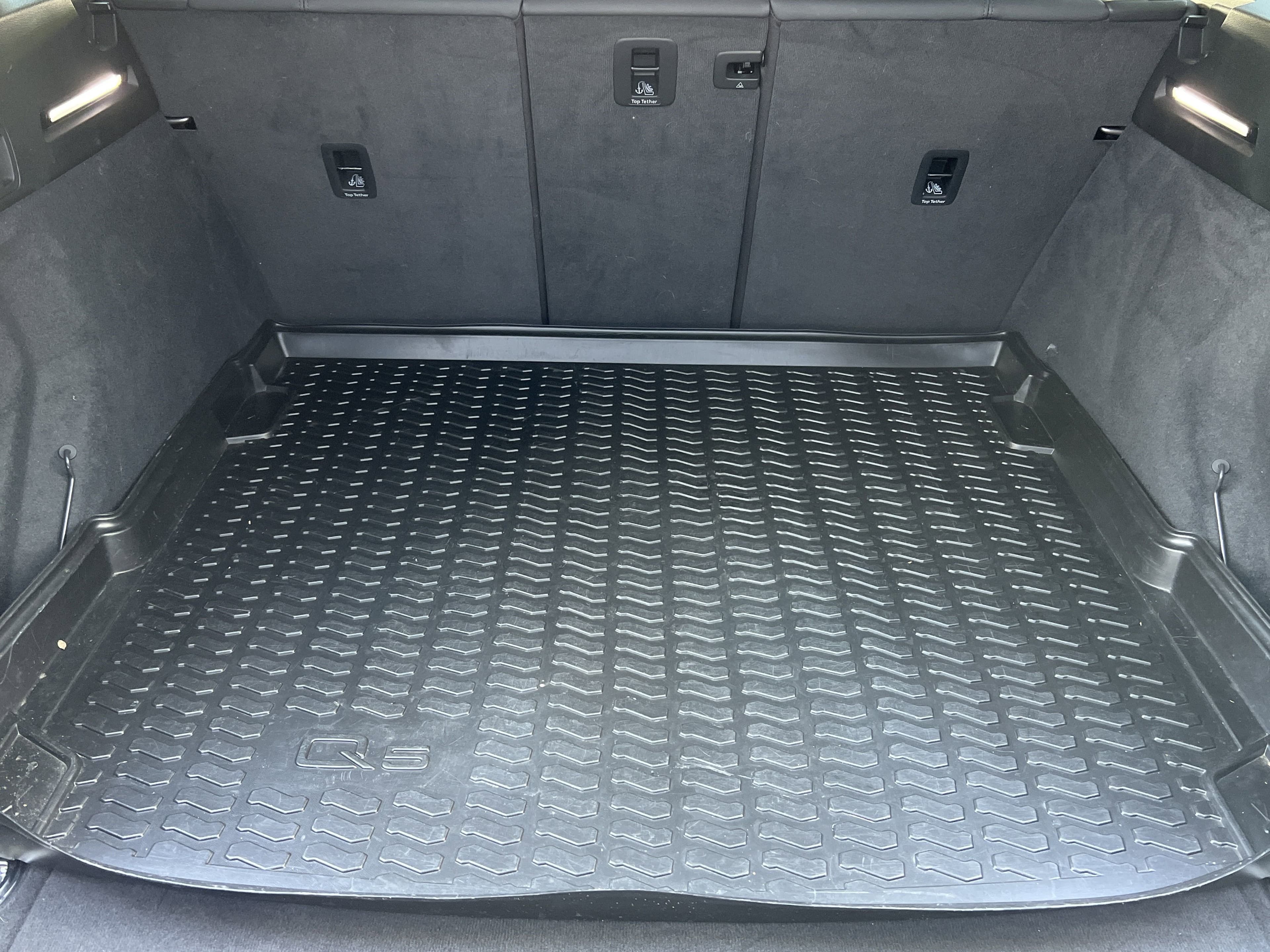 Vehicle photo 30