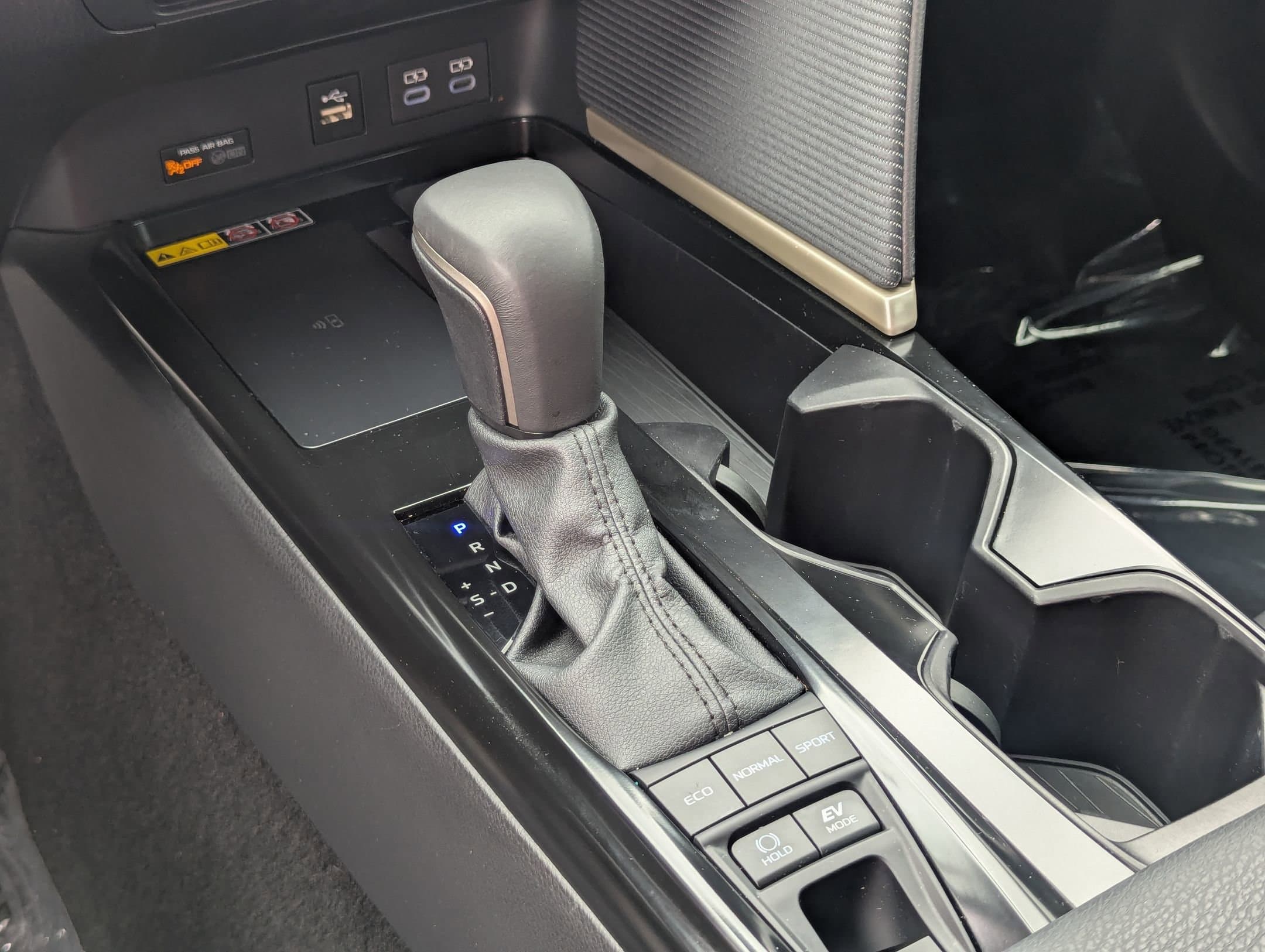 Vehicle photo 25