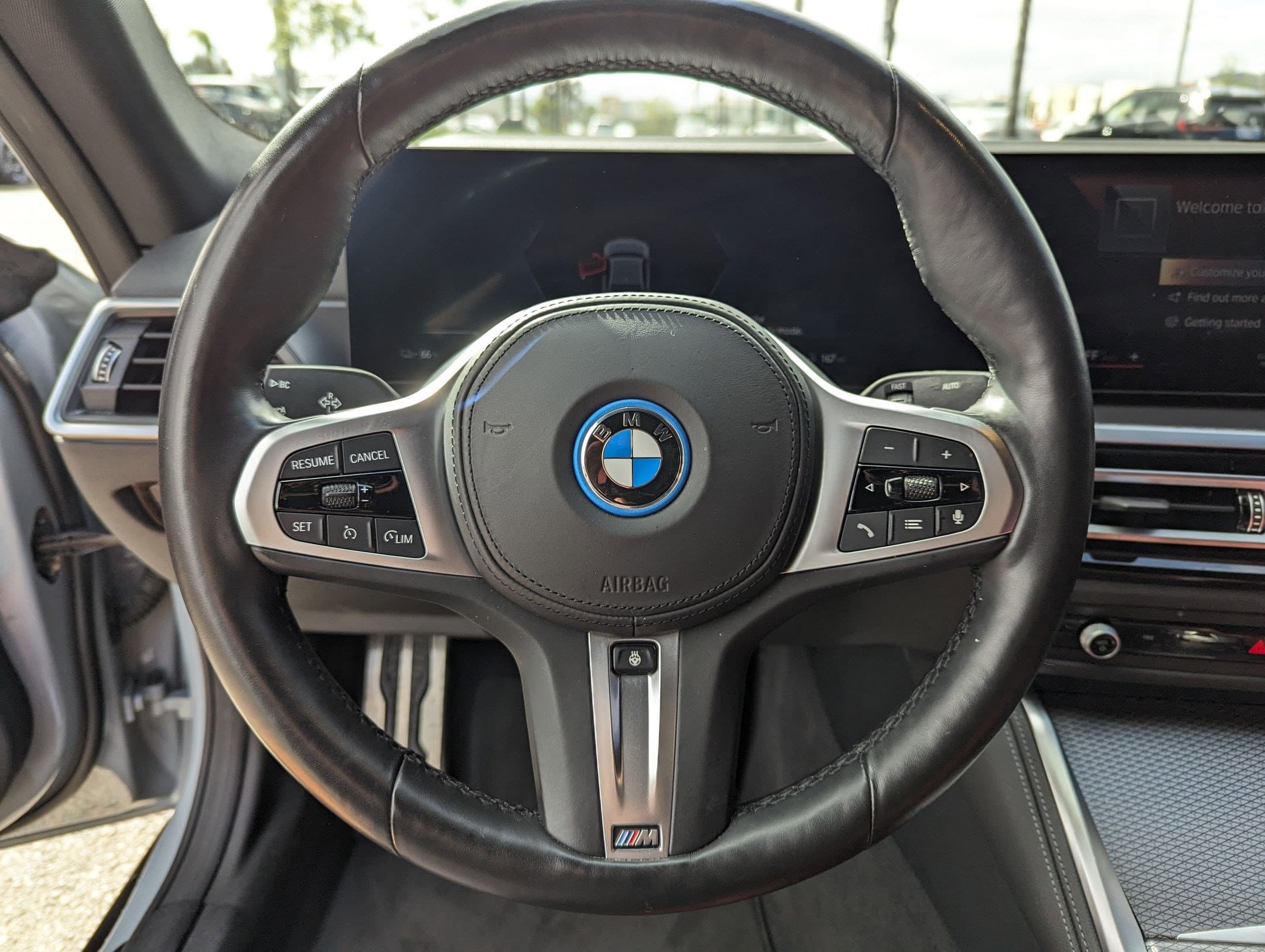 Vehicle photo 16