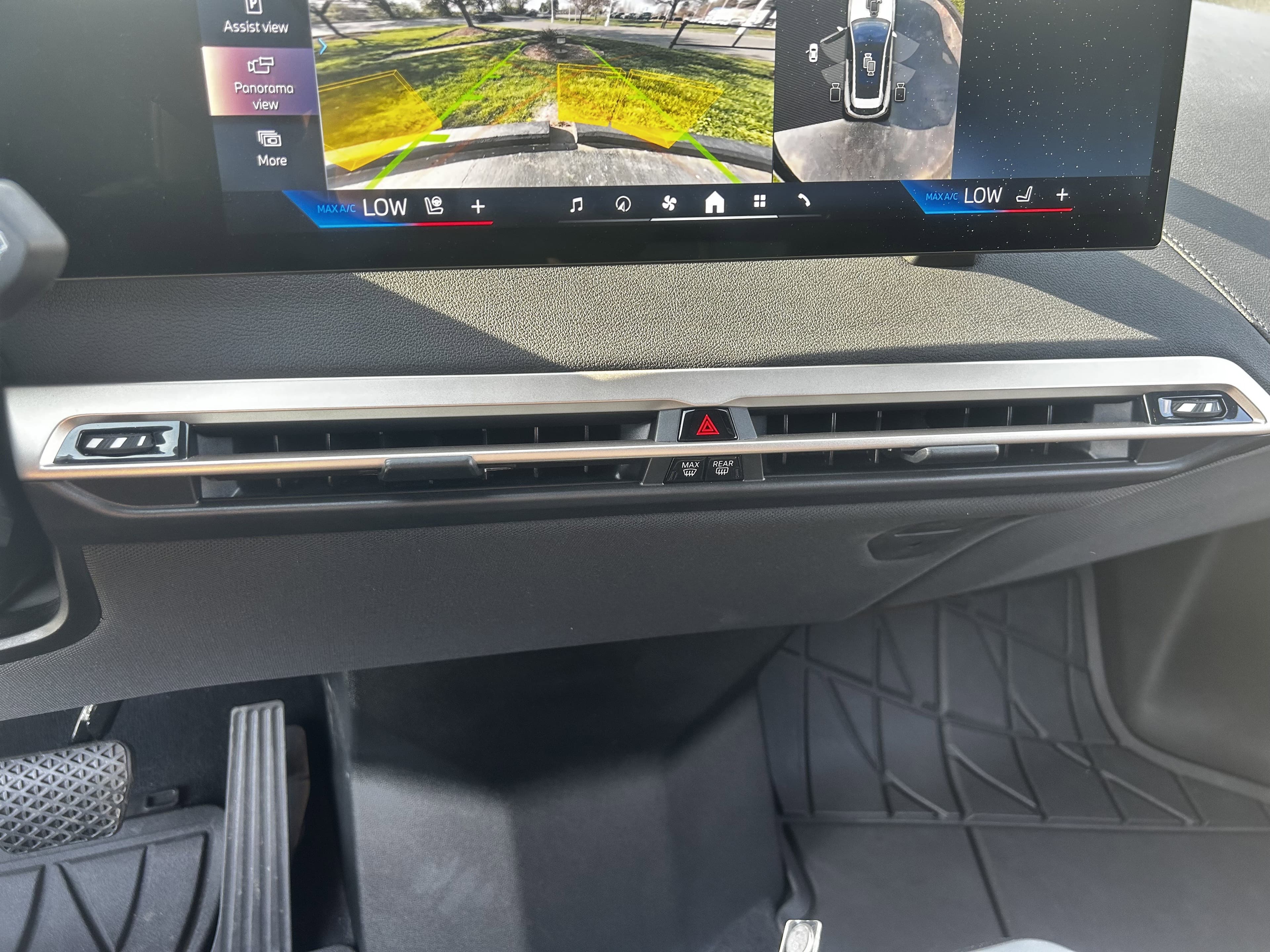 Vehicle photo 19