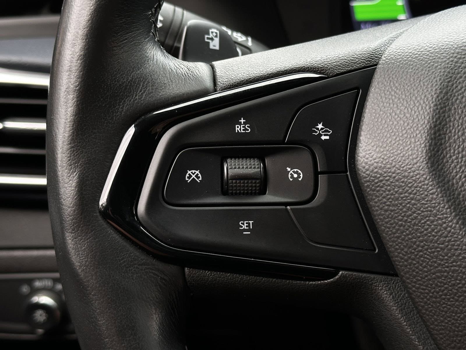 Vehicle photo 16