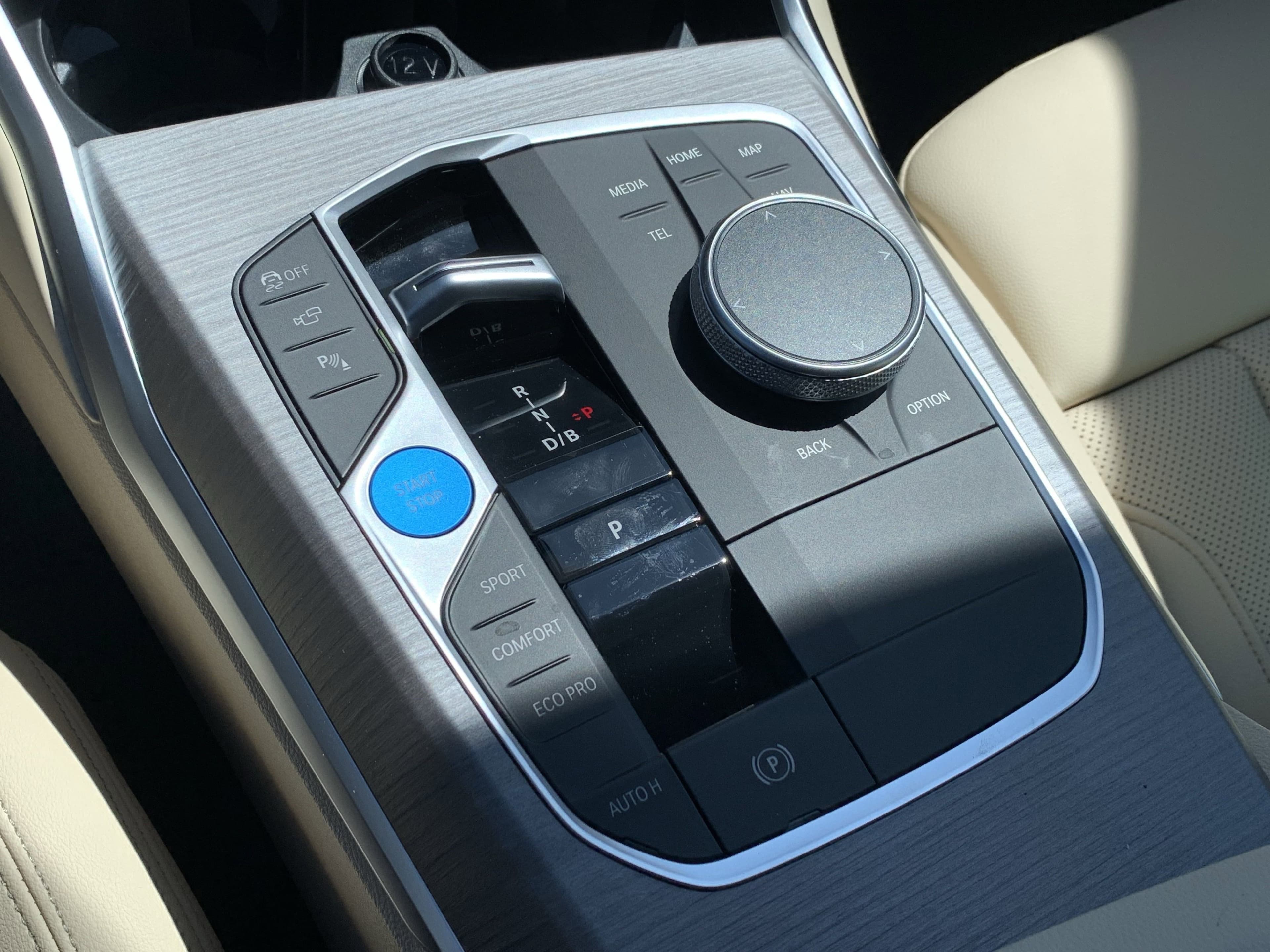 Vehicle photo 27